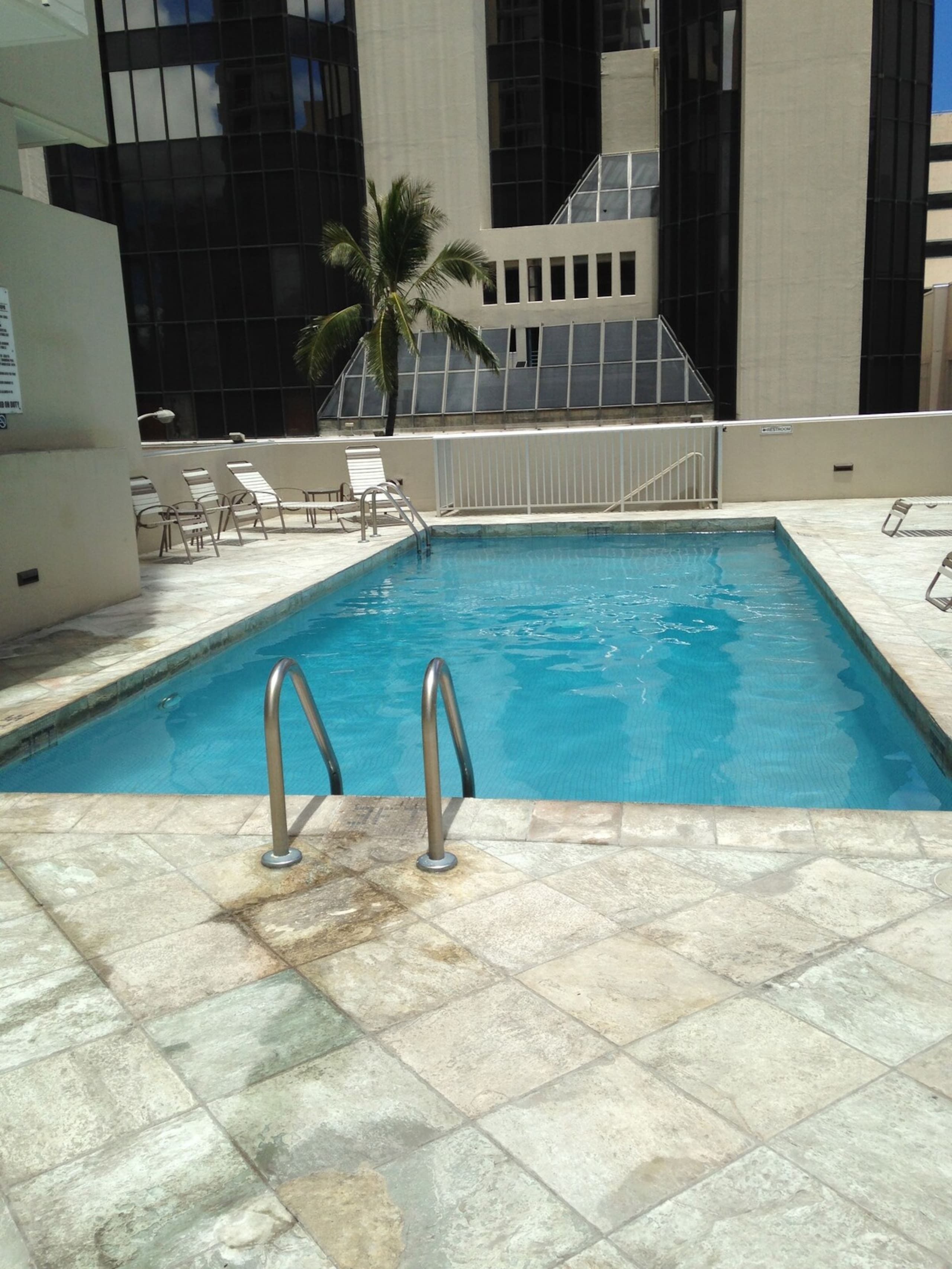 Central Waikiki Studio w/ Balcony, 5-Min to Beach - Image 18