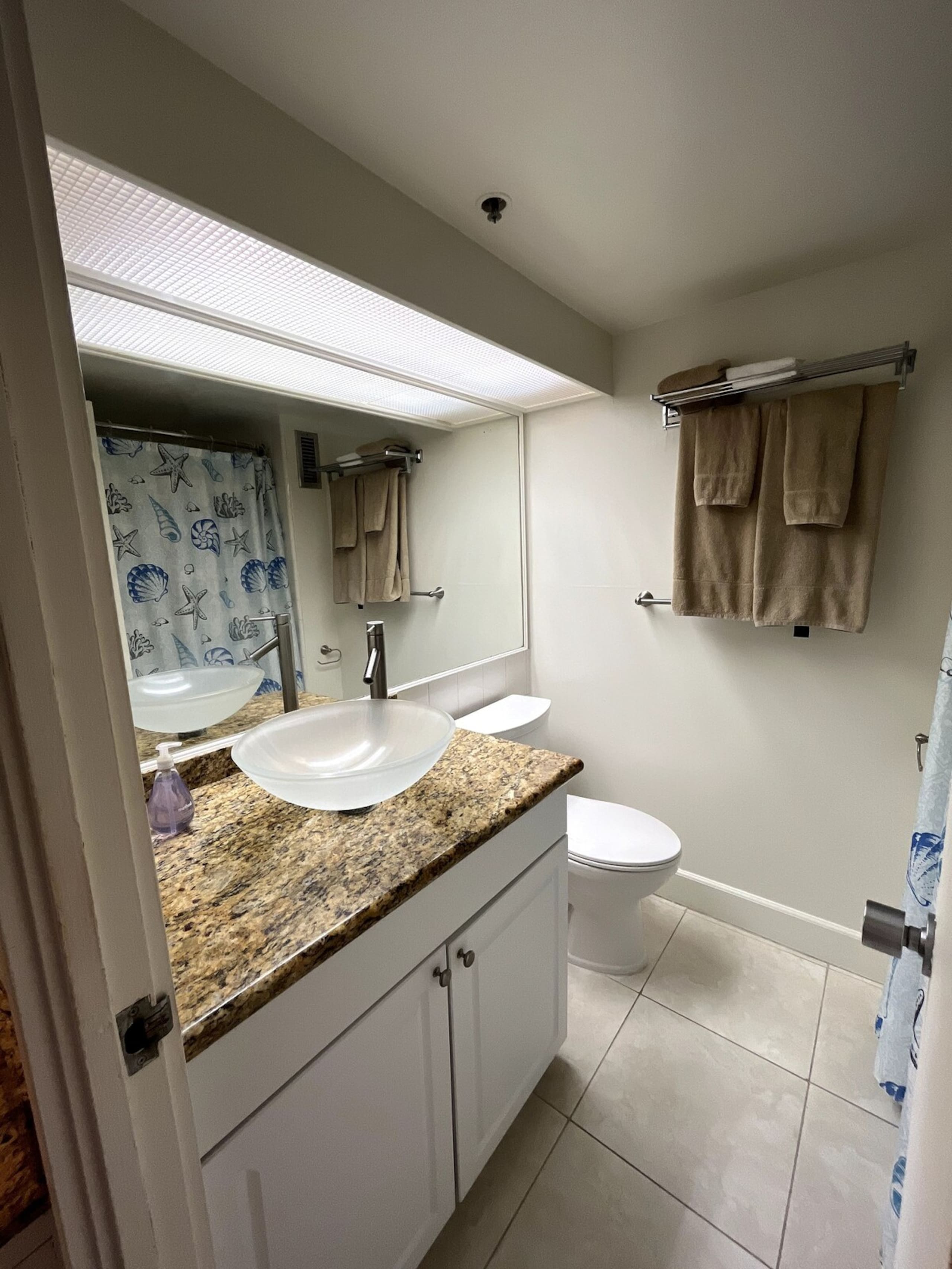 Central Waikiki Studio w/ Balcony, 5-Min to Beach - Image 13