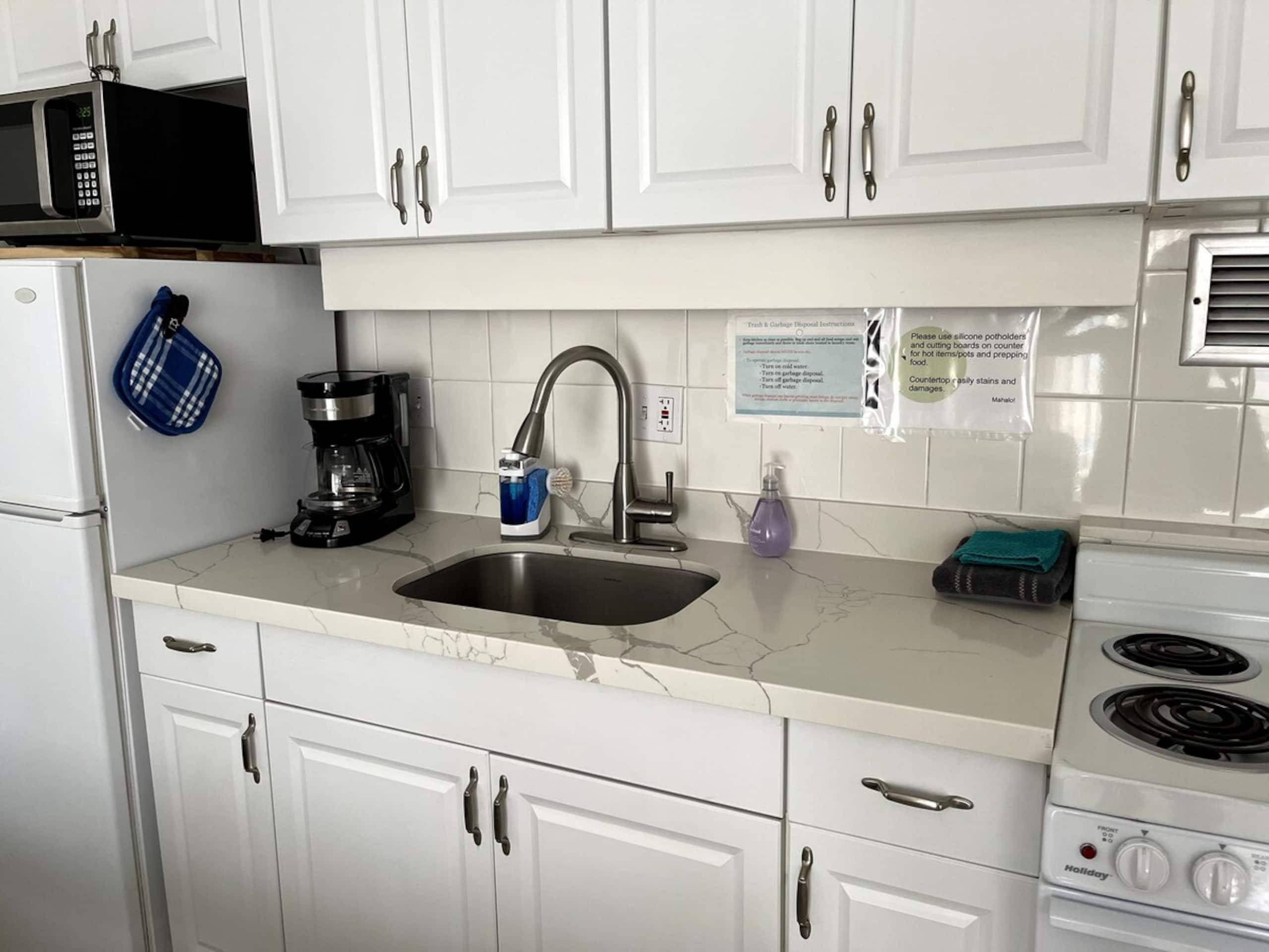 Central Waikiki Studio w/ Balcony, 5-Min to Beach - Image 7
