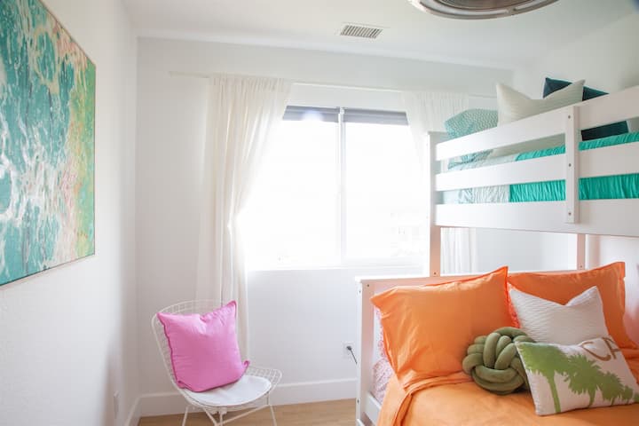 第二间卧室-顶楼