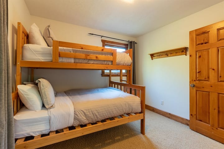 Letto matrimoniale/doppio | Piano superiore | Camera da letto 6