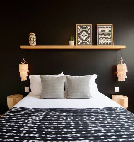 Tribal Bohemian Top Floor with balcony in Condesa gallery image 3