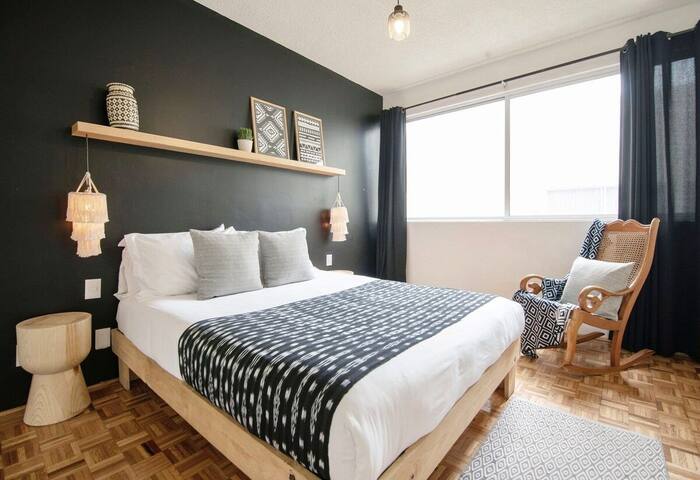 Tribal Bohemian Top Floor with balcony in Condesa gallery image 5