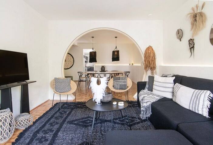 Tribal Bohemian Top Floor with balcony in Condesa gallery image 2