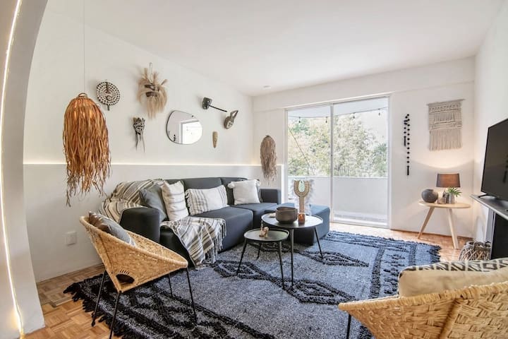 Tribal Bohemian Top Floor with balcony in Condesa