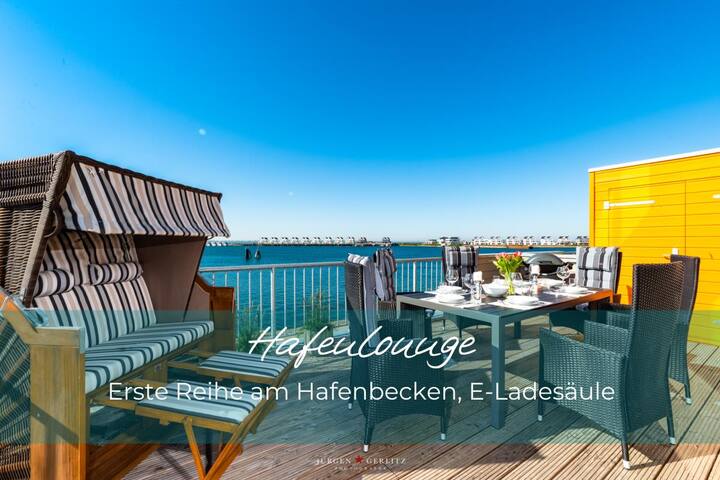 Harbor lounge floor: fireplace, wellness bath with hot tub