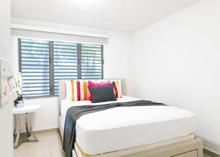 חדר שינה 2 עם מיטת קווין סייז