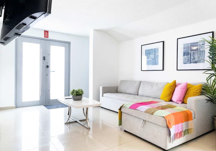 סלון עם ספה נפתחת