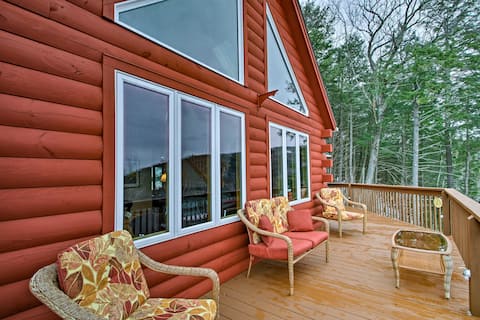 Spacious Gilford Retreat w/ Deck: 2 Mi to Skiing!