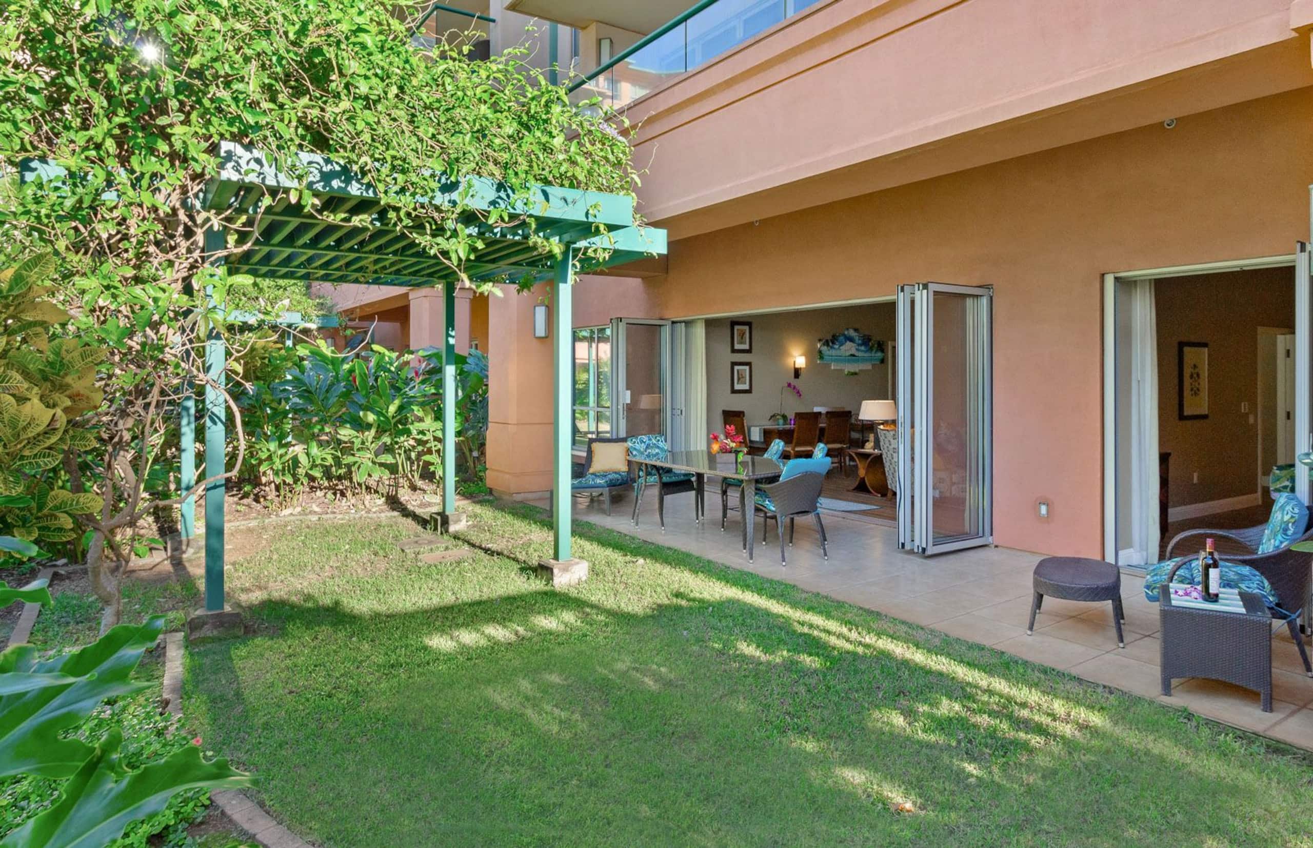 Condo in Lahaina · ★4.82 · 2 bedrooms · 4 beds · 2 shared baths - Image 3