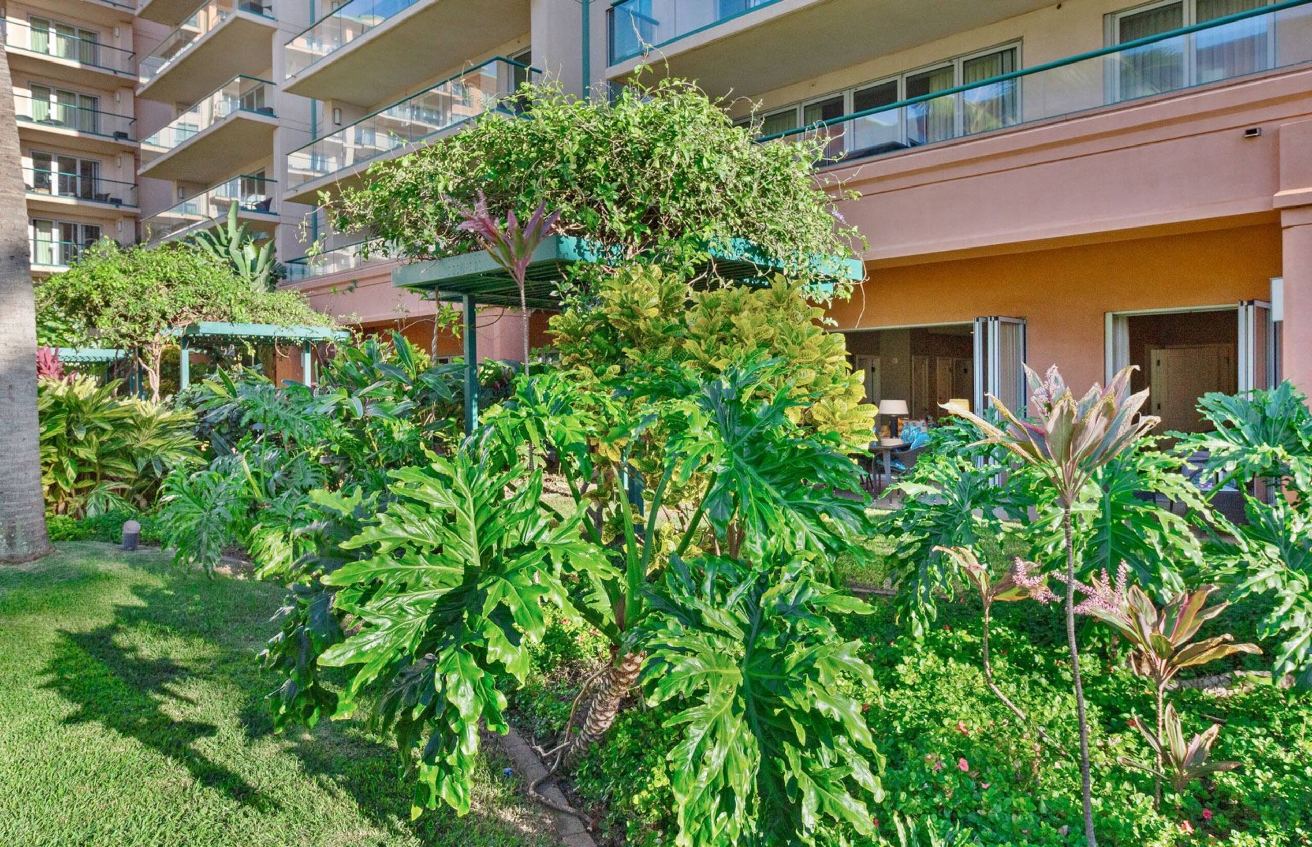 Condo in Lahaina · ★4.82 · 2 bedrooms · 4 beds · 2 shared baths - Image 6
