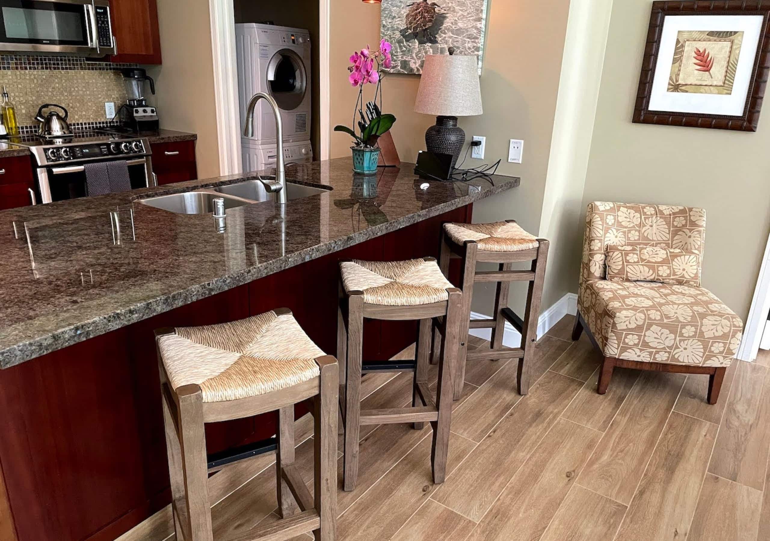 Condo in Lahaina · ★4.82 · 2 bedrooms · 4 beds · 2 shared baths - Image 19