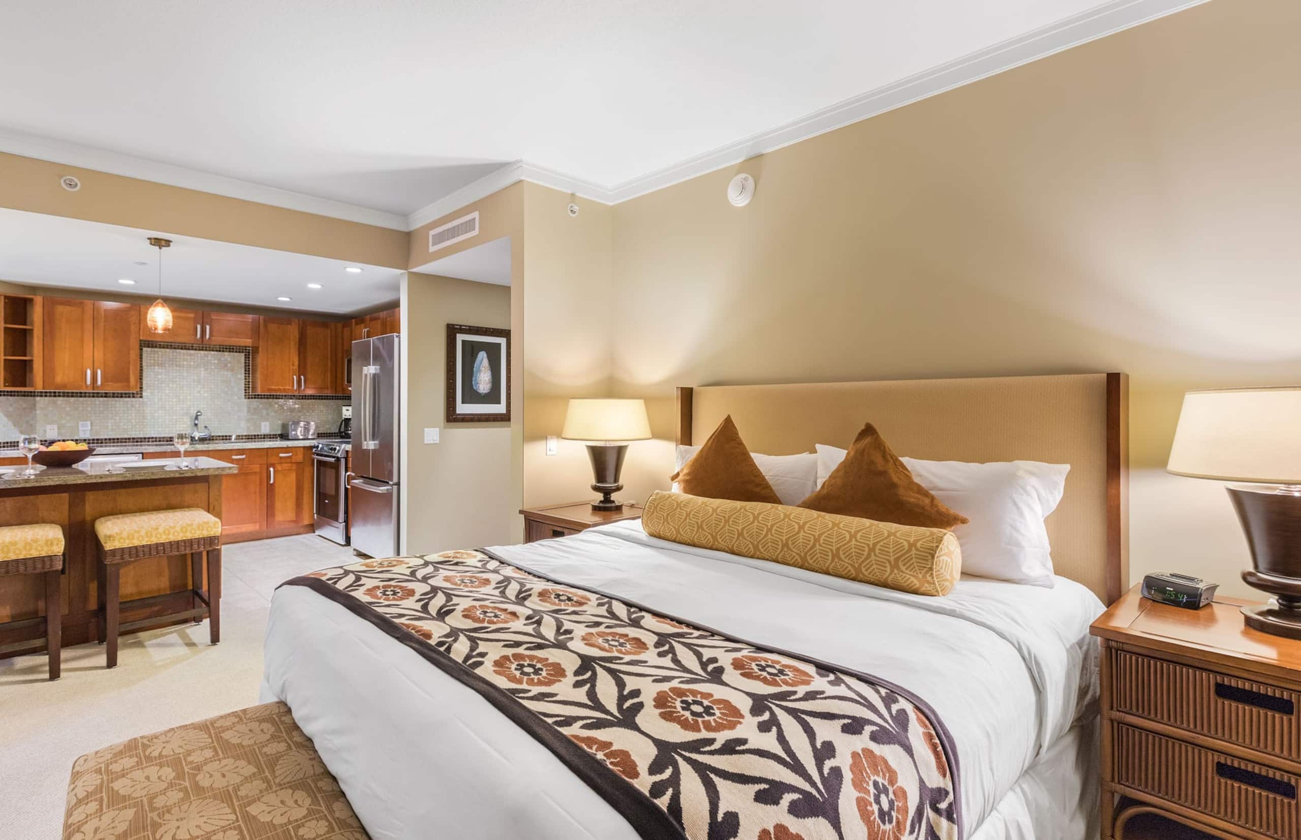 Condo in Lahaina · ★4.91 · Studio · 2 beds · 1 bath - Image 13