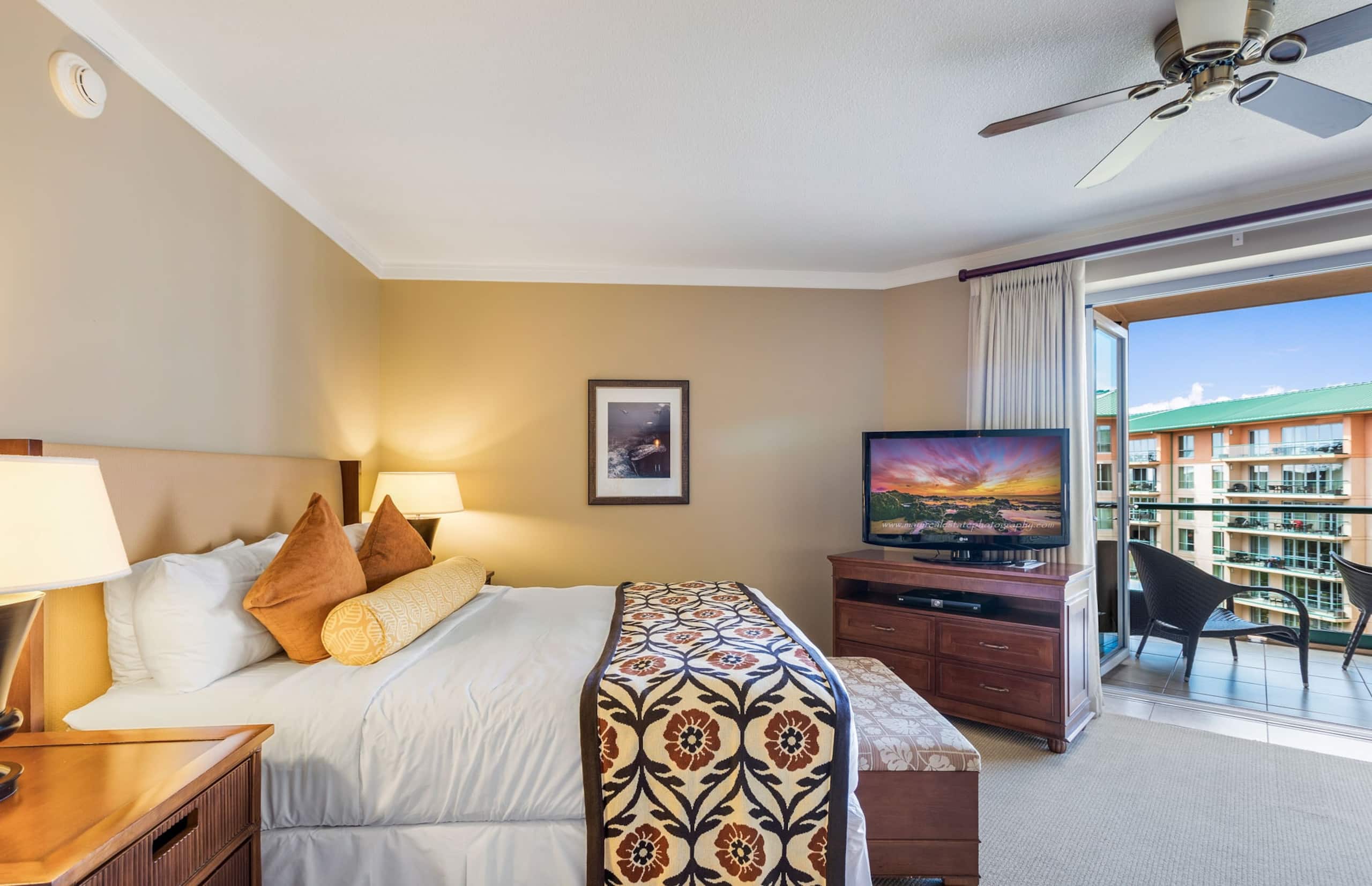Condo in Lahaina · ★4.91 · Studio · 2 beds · 1 bath - Image 12