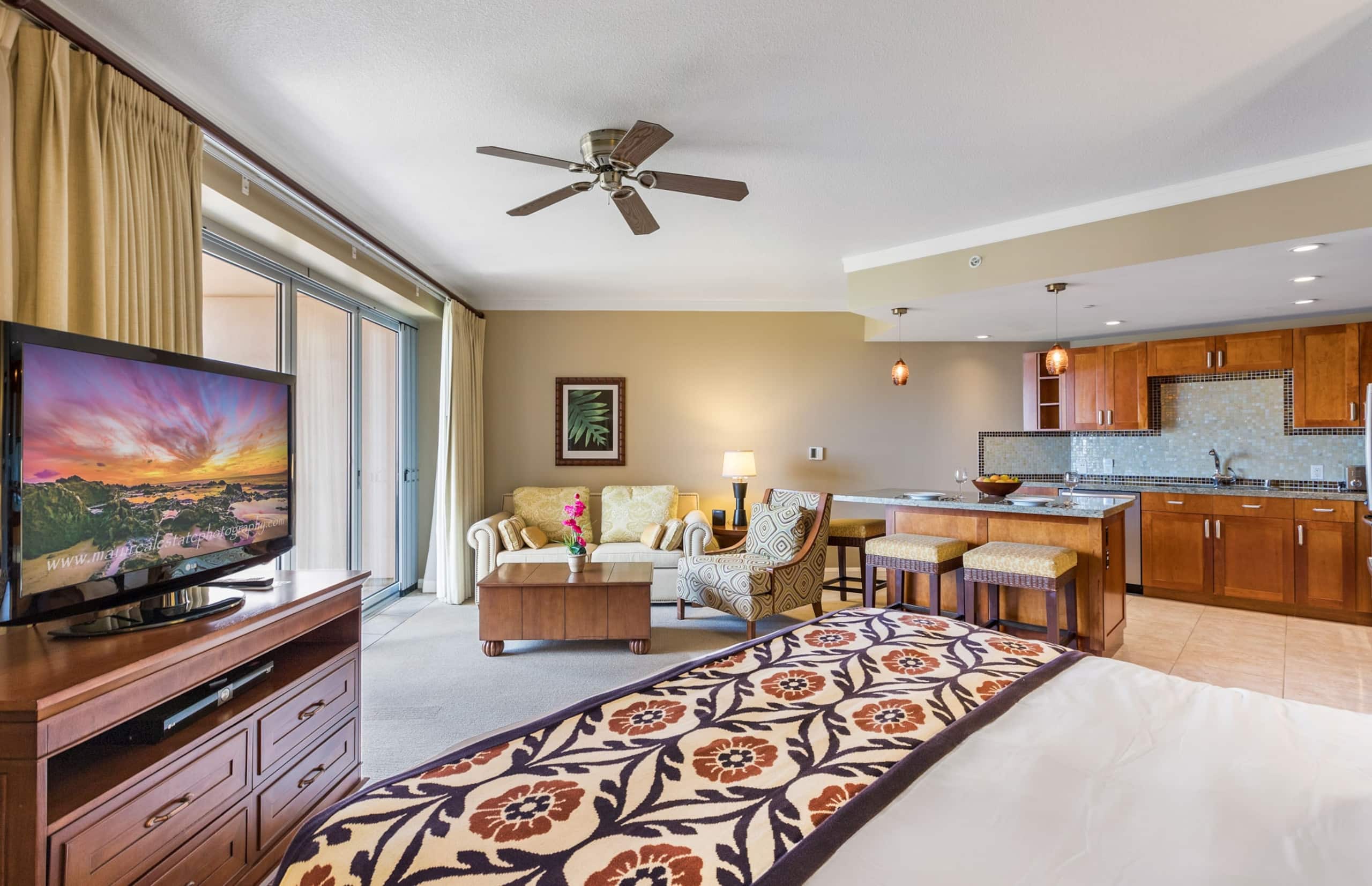 Condo in Lahaina · ★4.91 · Studio · 2 beds · 1 bath - Image 14