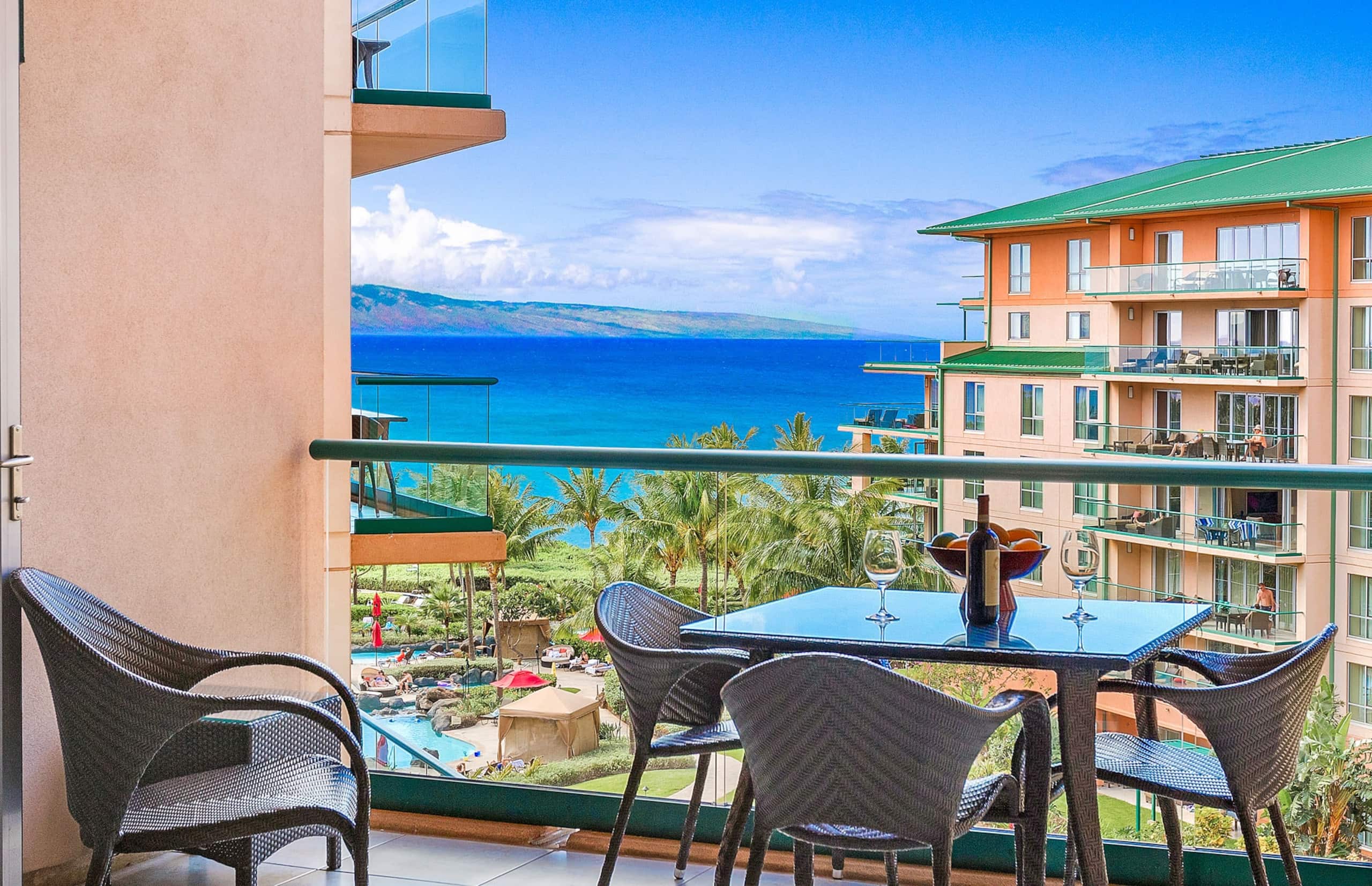 Condo in Lahaina · ★4.91 · Studio · 2 beds · 1 bath - Image 1