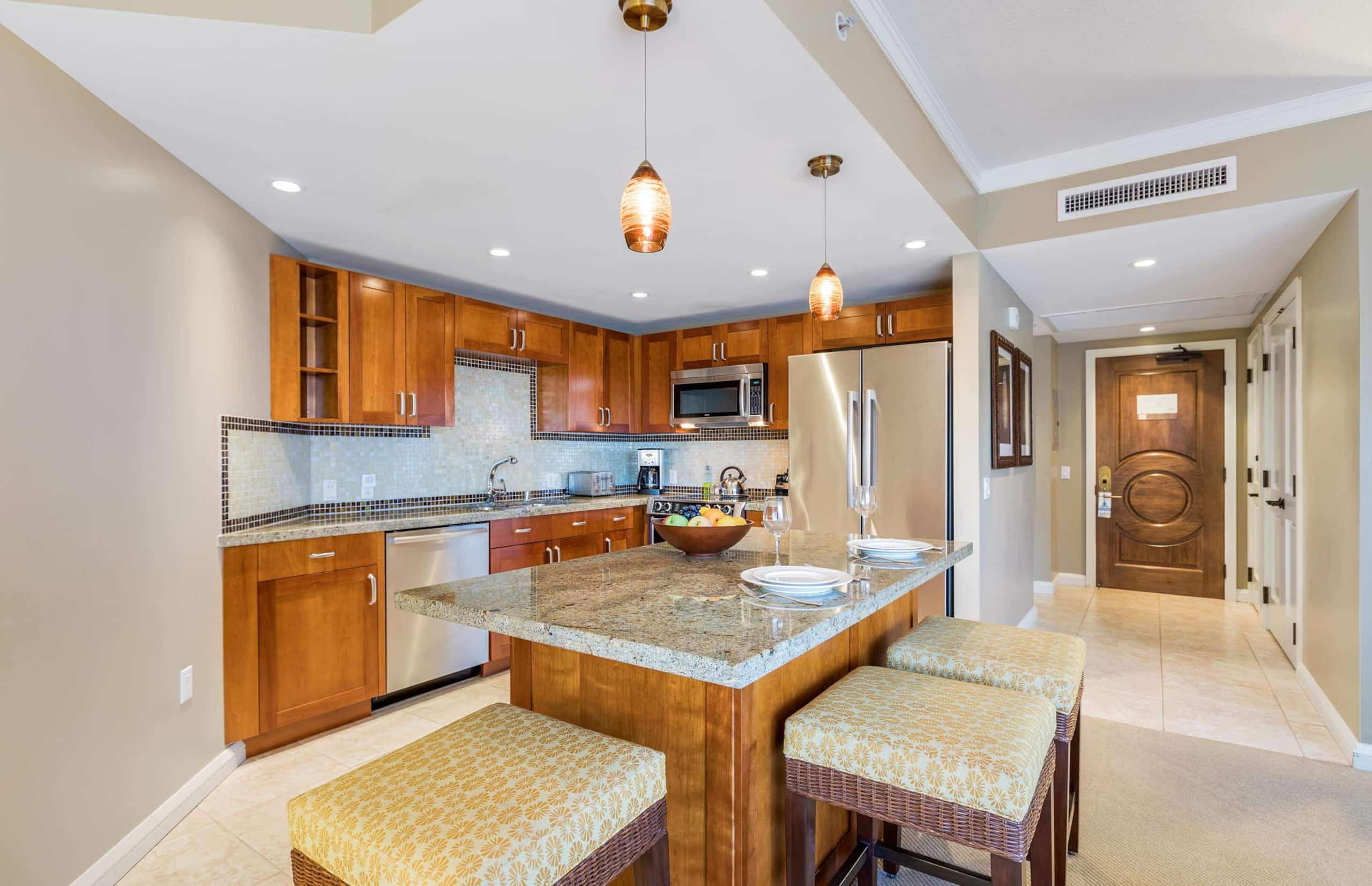 Condo in Lahaina · ★4.91 · Studio · 2 beds · 1 bath - Image 4