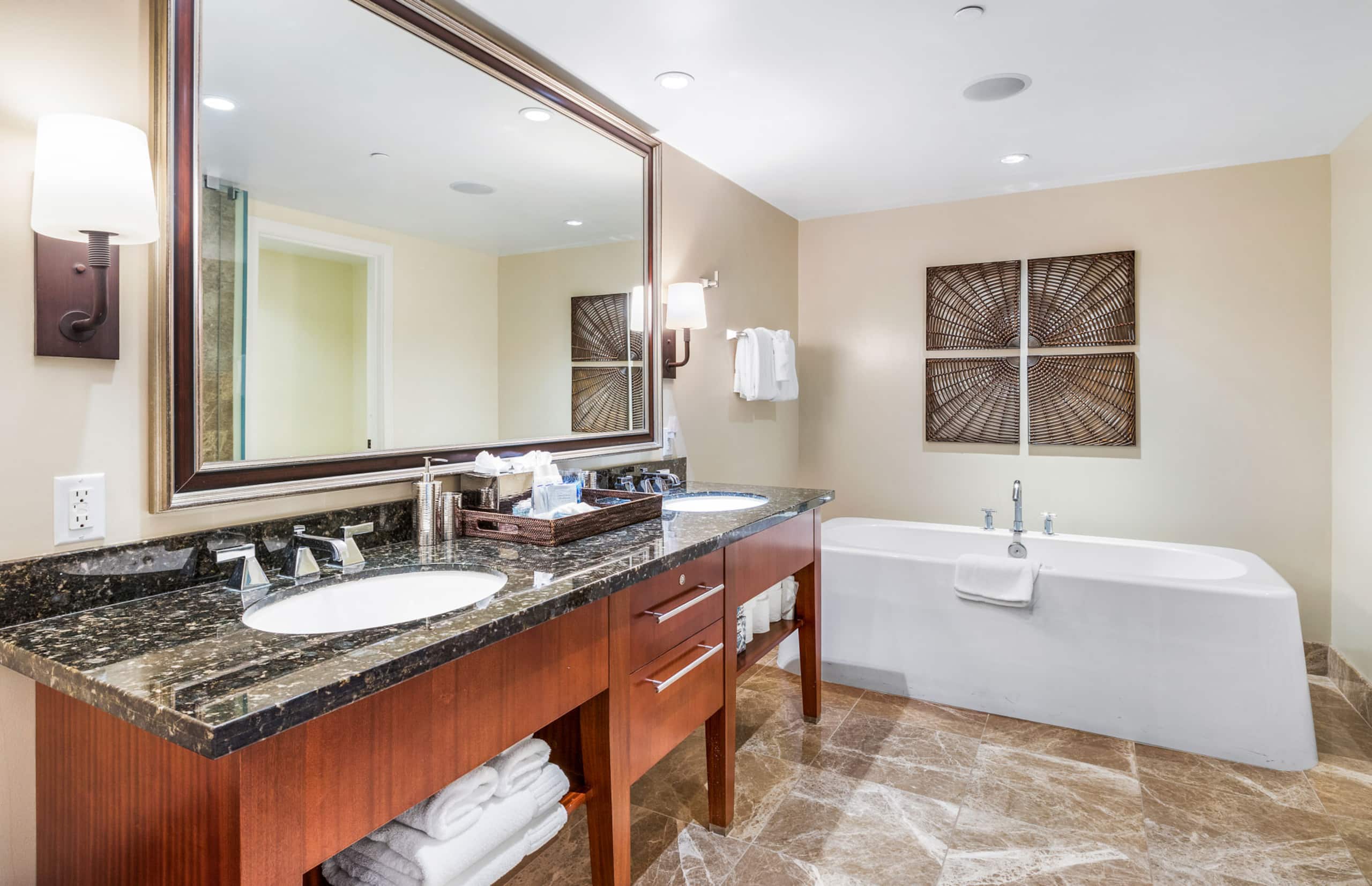 Condo in Lahaina · ★5.0 · 3 bedrooms · 4 beds · 3 baths - Image 16