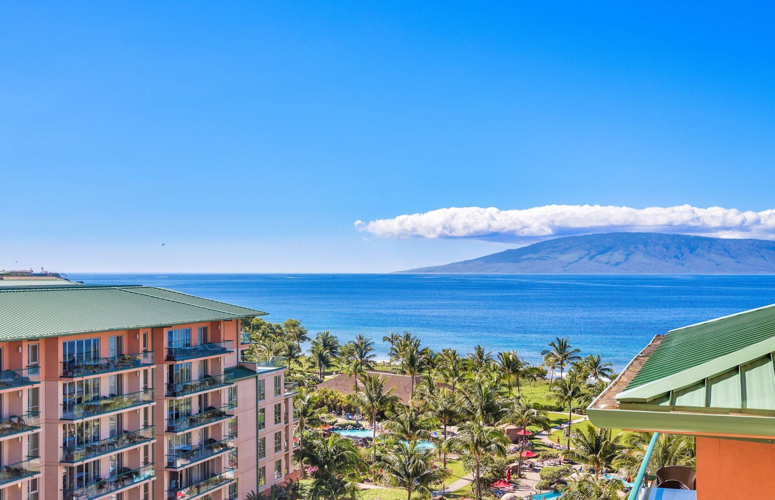 Condo in Lahaina · ★4.9 · 2 bedrooms · 3 beds · 2 baths - Image 2