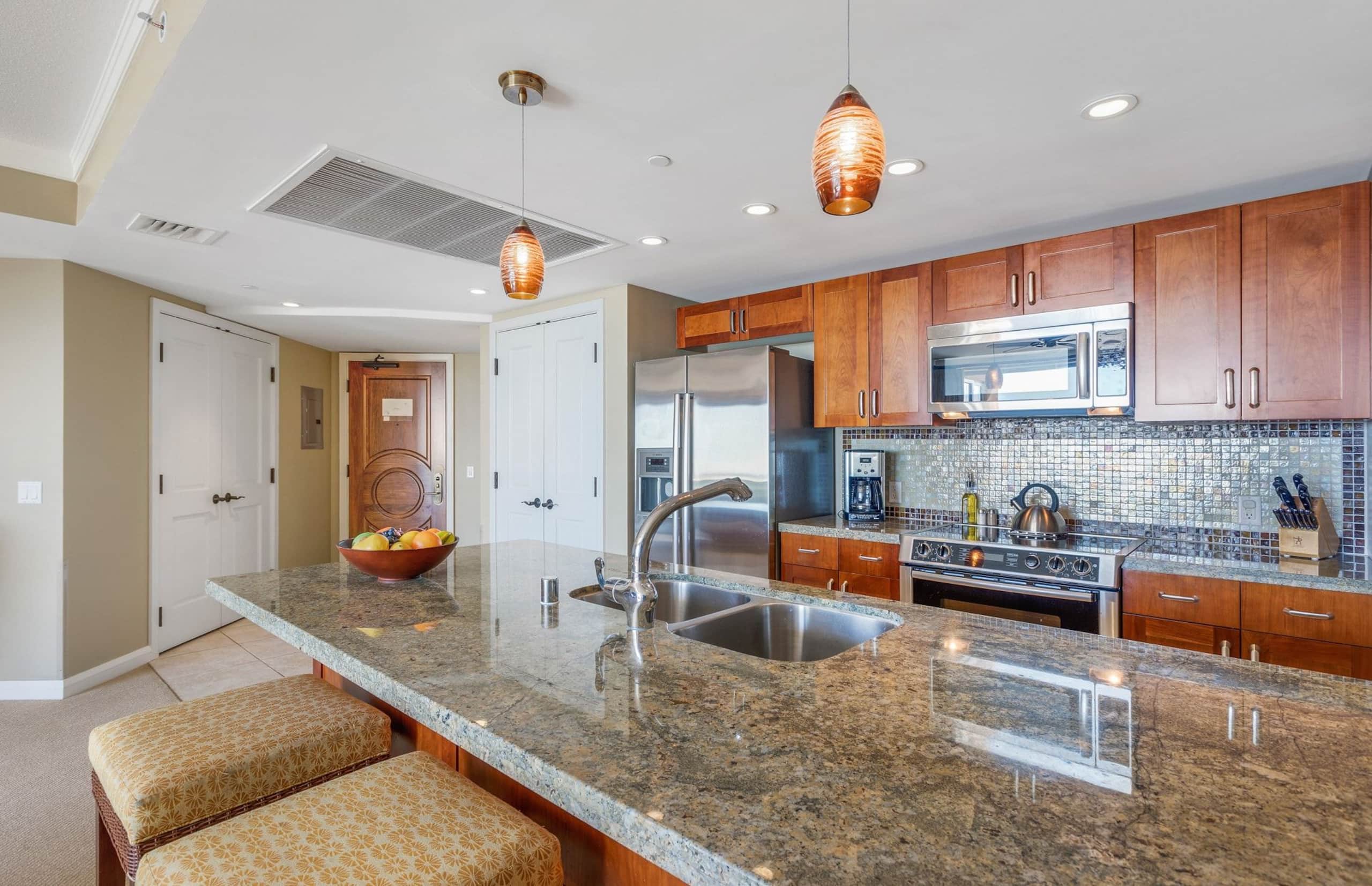 Condo in Lahaina · ★4.9 · 2 bedrooms · 3 beds · 2 baths - Image 6