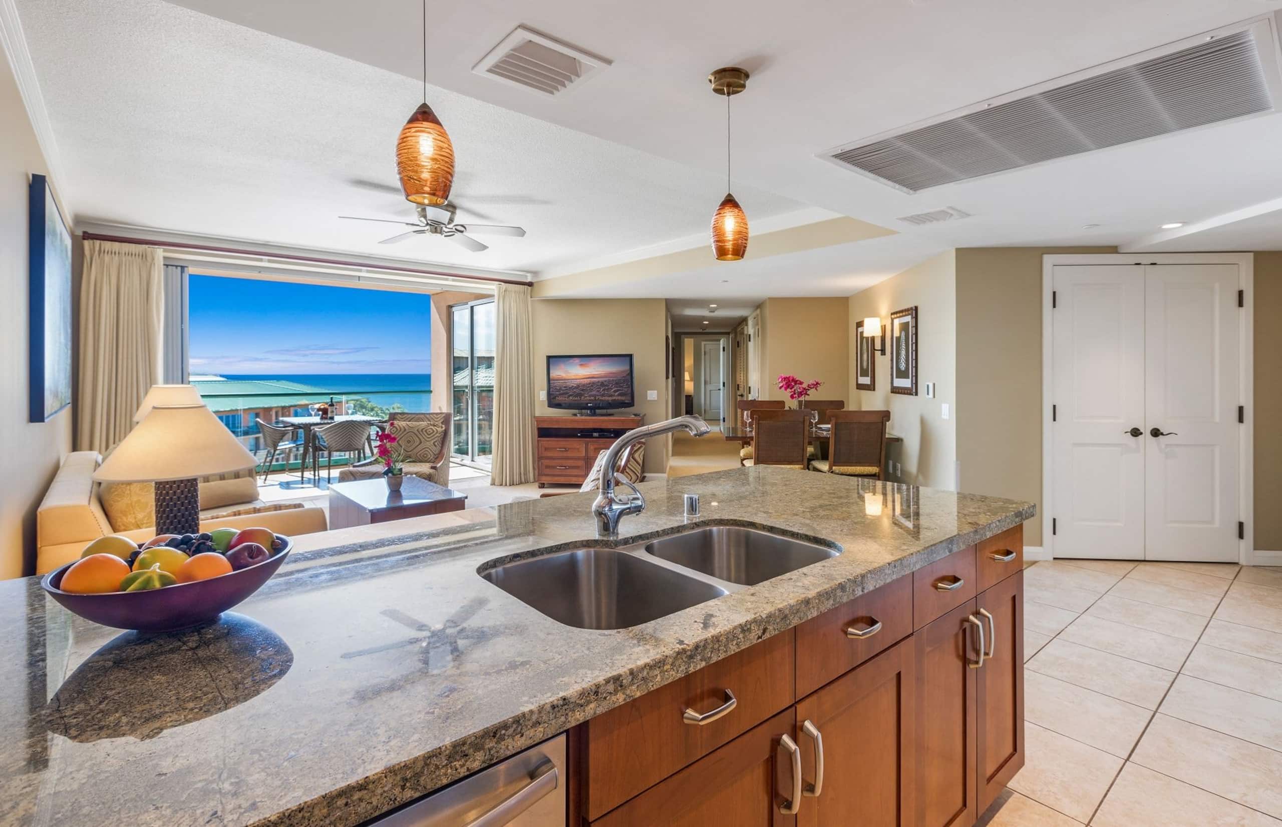 Condo in Lahaina · ★4.9 · 2 bedrooms · 3 beds · 2 baths - Image 7