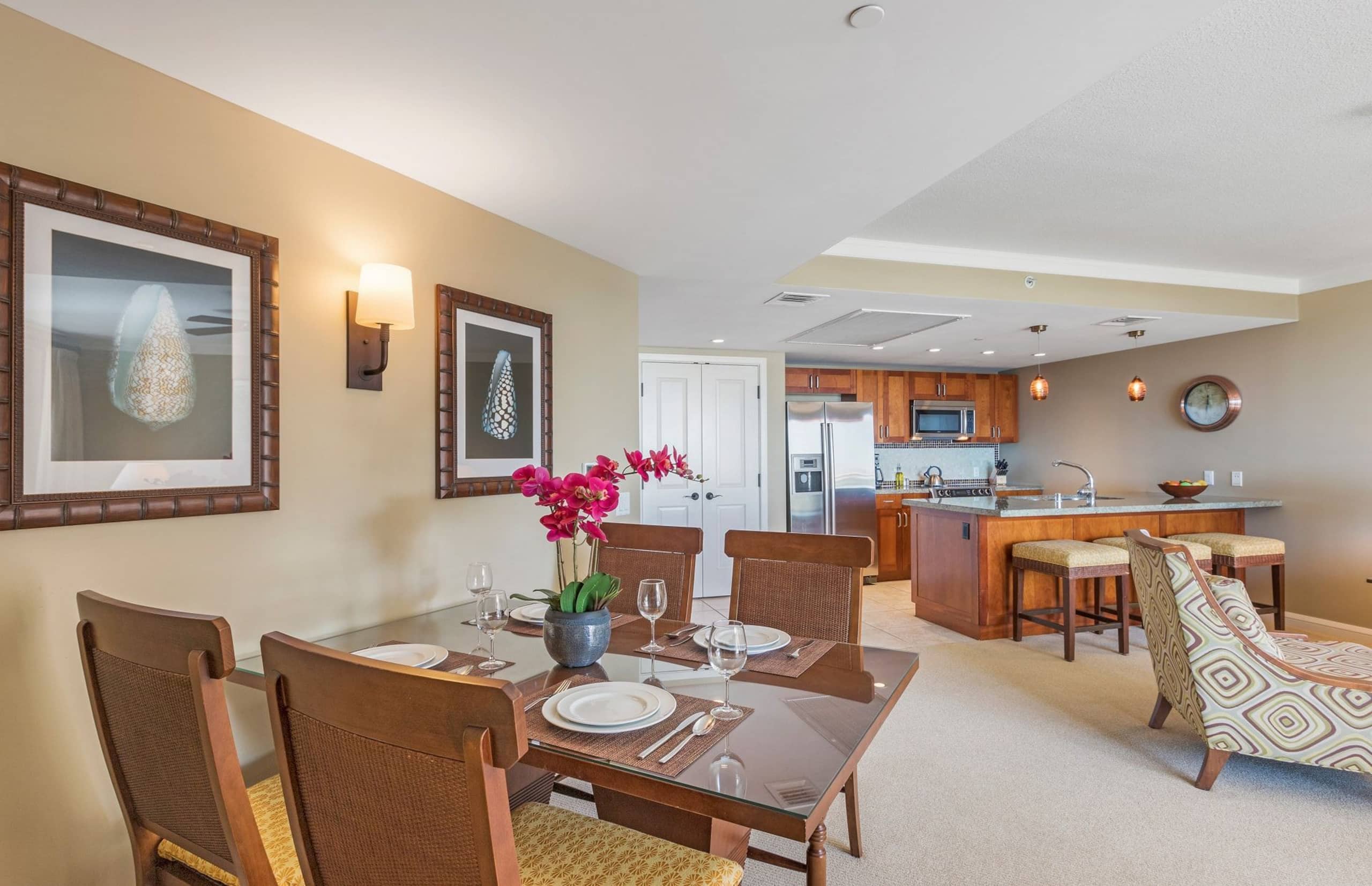 Condo in Lahaina · ★4.9 · 2 bedrooms · 3 beds · 2 baths - Image 11