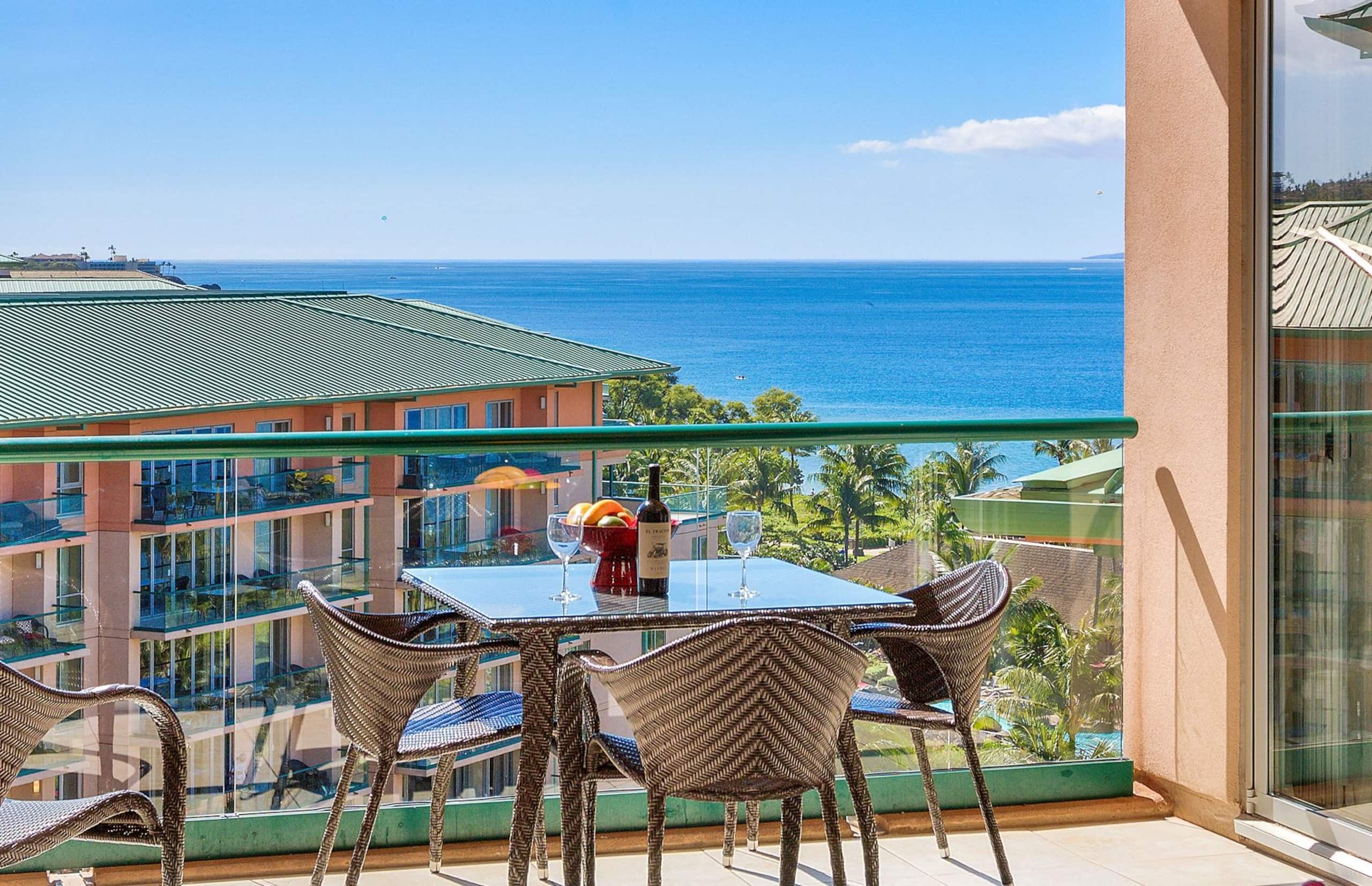 Condo in Lahaina · ★4.9 · 2 bedrooms · 3 beds · 2 baths - Image 1