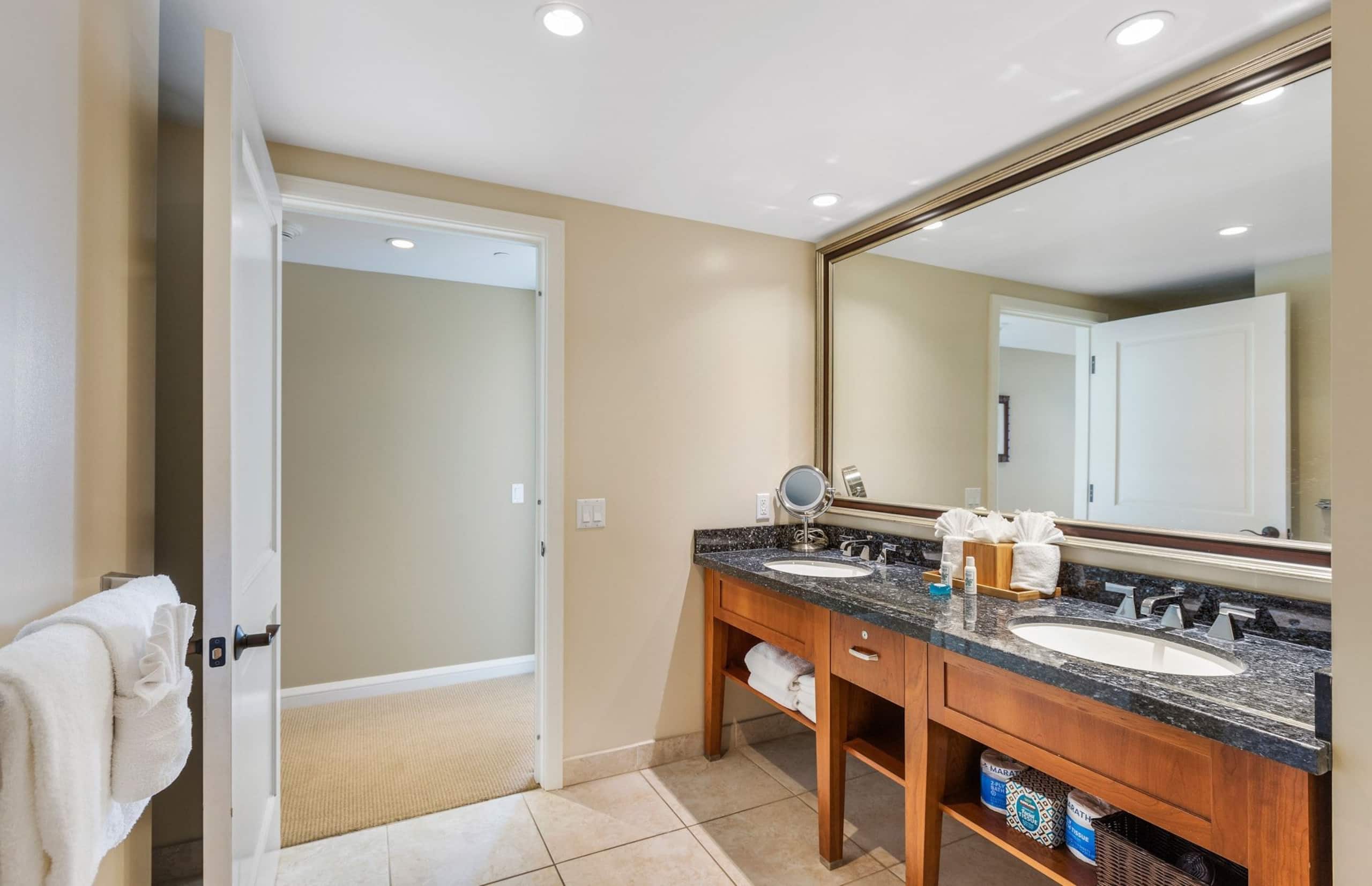 Condo in Lahaina · ★4.9 · 2 bedrooms · 3 beds · 2 baths - Image 21