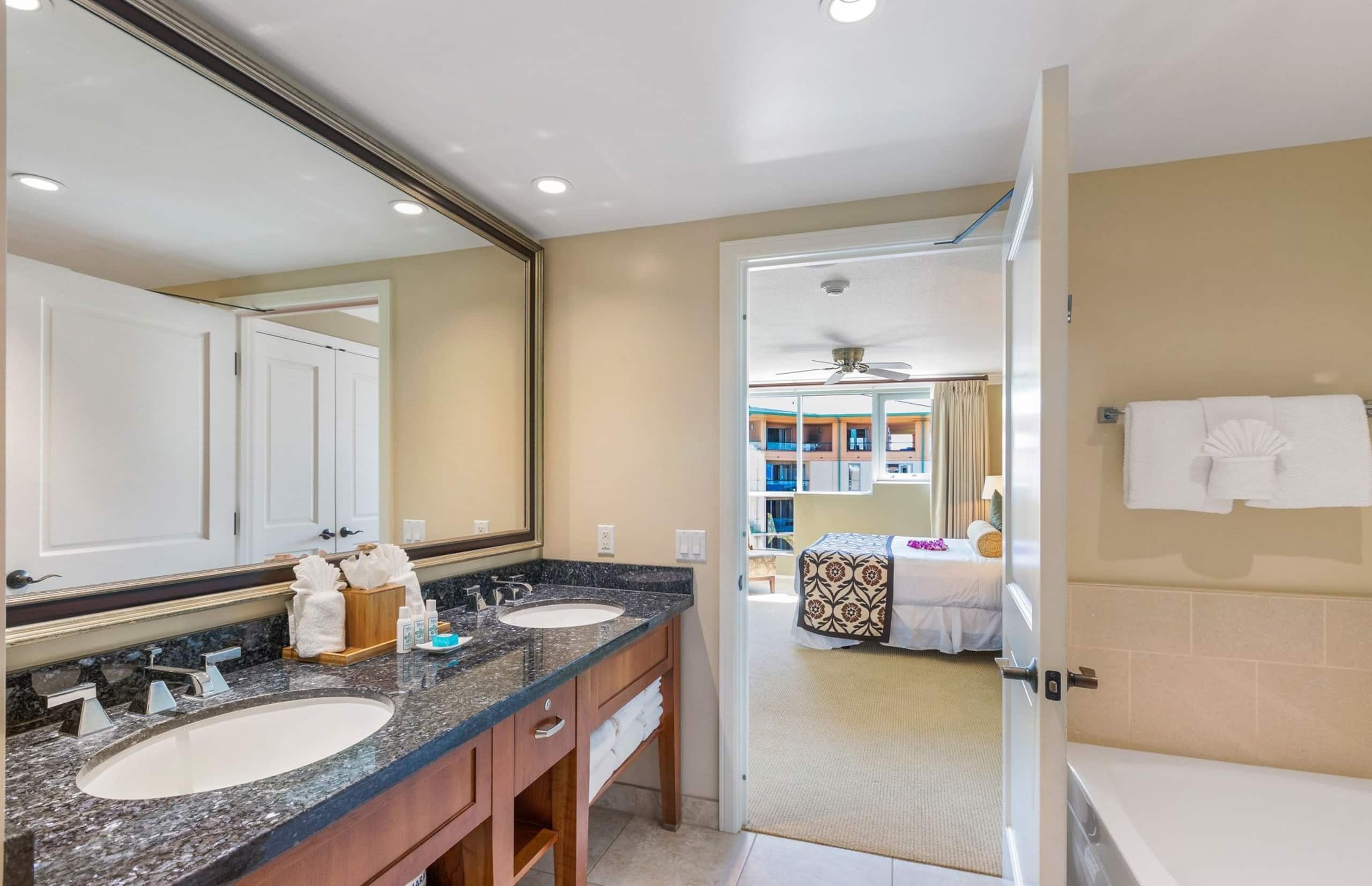 Condo in Lahaina · ★4.9 · 2 bedrooms · 3 beds · 2 baths - Image 16