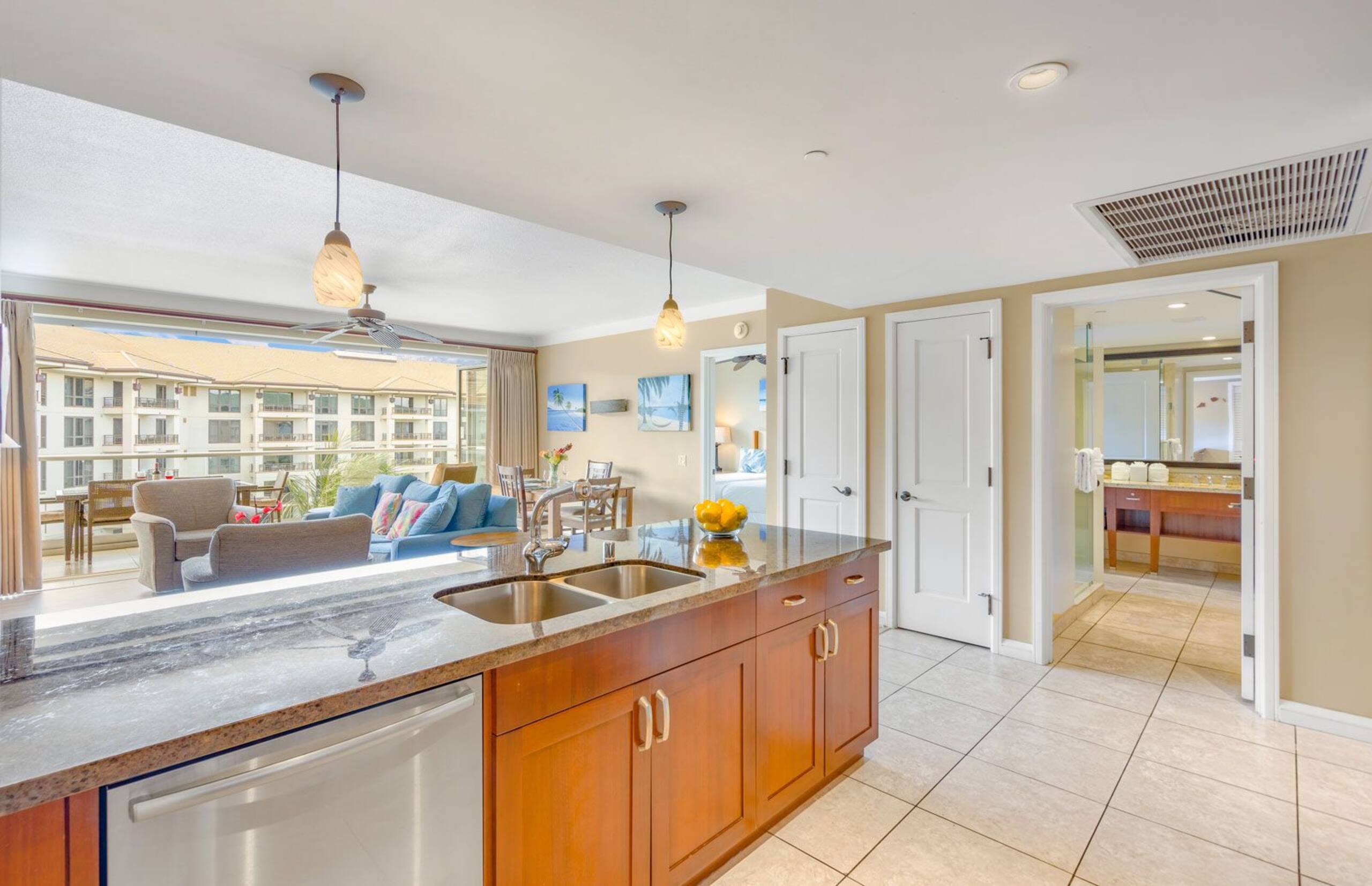 Condo in Lahaina · ★4.89 · 2 bedrooms · 3 beds · 2 baths - Image 9