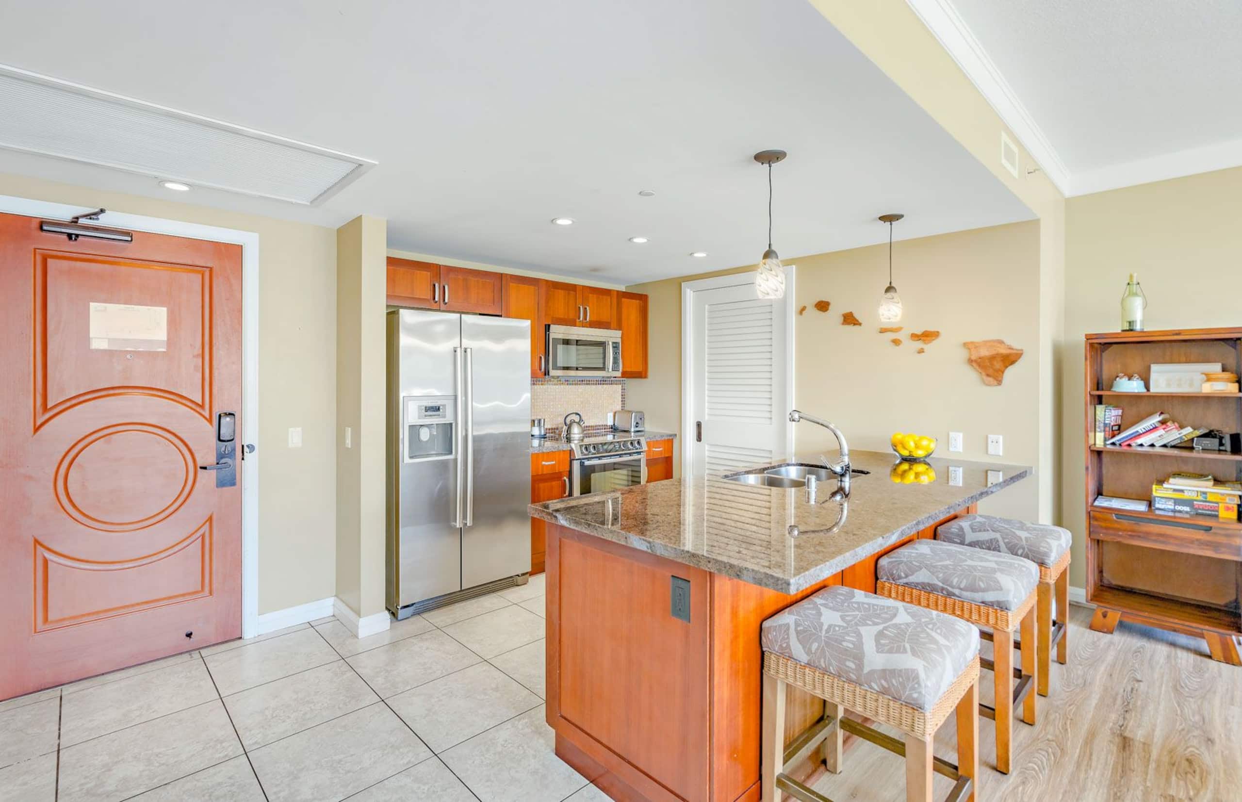Condo in Lahaina · ★4.89 · 2 bedrooms · 3 beds · 2 baths - Image 10