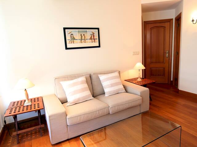 Orly, a dos pasos de la playa de La Concha gallery image 3