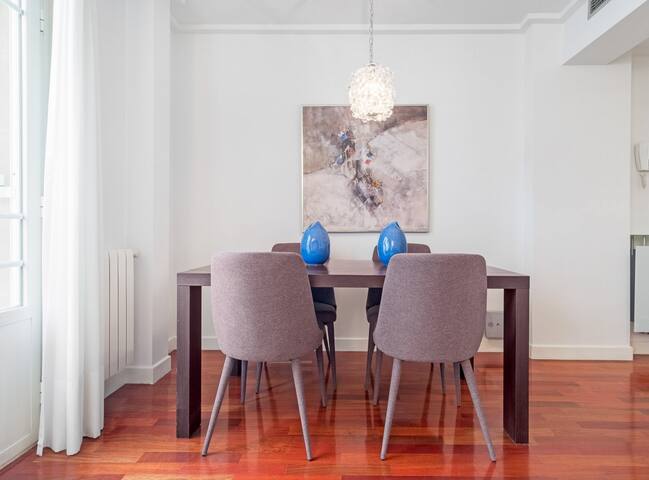 Charming 2BR Retreat in the Heart of Retiro gallery image 4