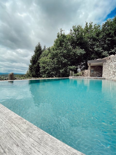 Casa do Cebro House with a private pool and jacuzzi