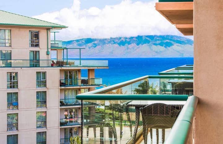 Maui Resort Rentals: Honua Kai  2 Total Bedrooms + Den W/ Lush West Maui Mountain Views! - Maui, HI