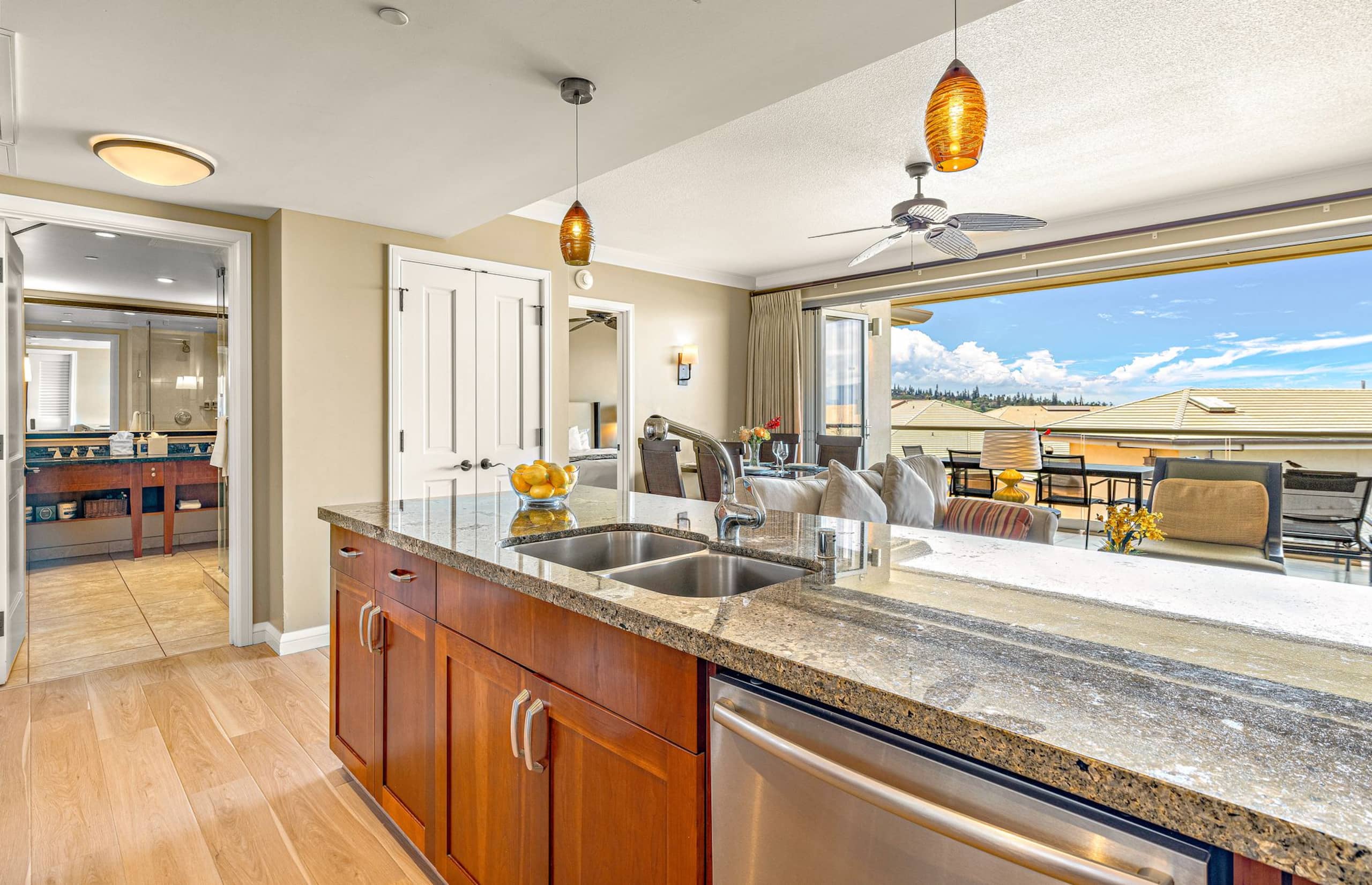 Condo in Lahaina · ★4.79 · 1 bedroom · 2 beds · 1 bath - Image 7
