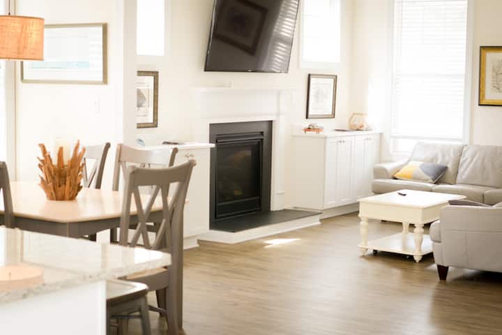 3 Blocks To Beach + New Build | Walk Everywhere - Virginia Beach, VA