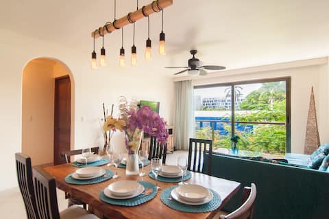 Perfect location on 5th Ave 4min walk to the beach