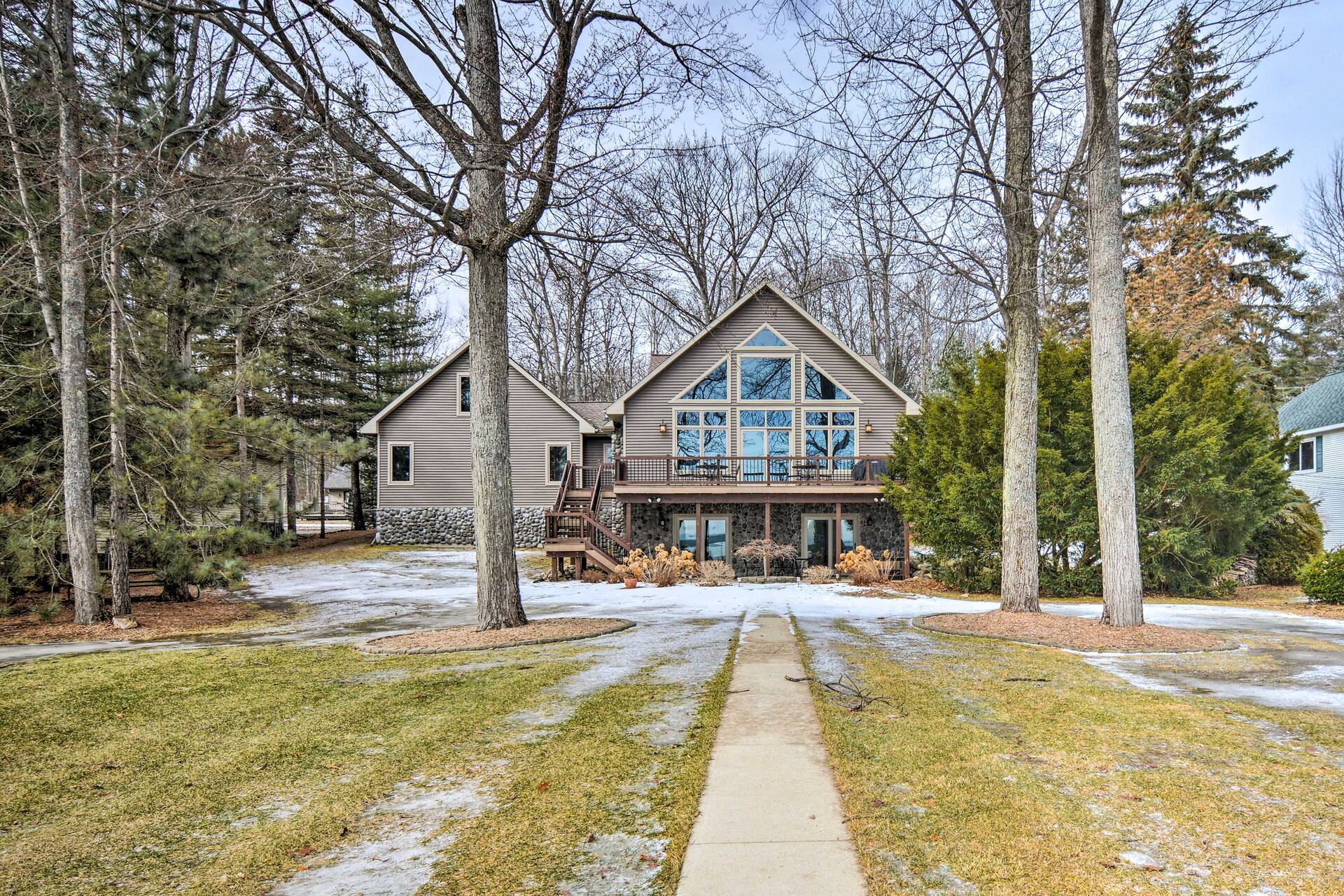 Lakefront Roscommon Home w/ Game Room & Dock! — photo 3