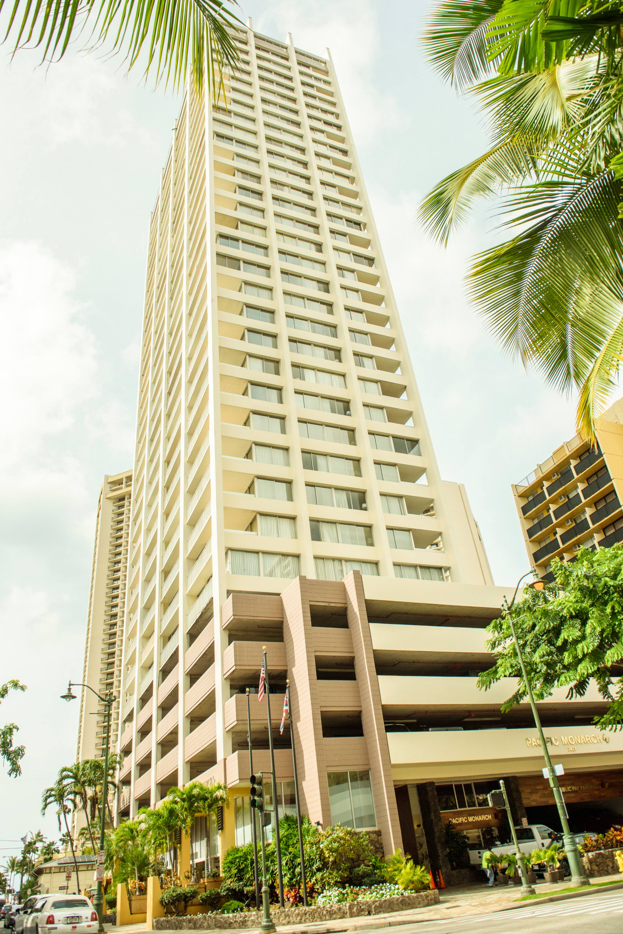 Condo in Honolulu · ★4.37 · 1 bedroom · 2 beds · 1 bath - Image 3