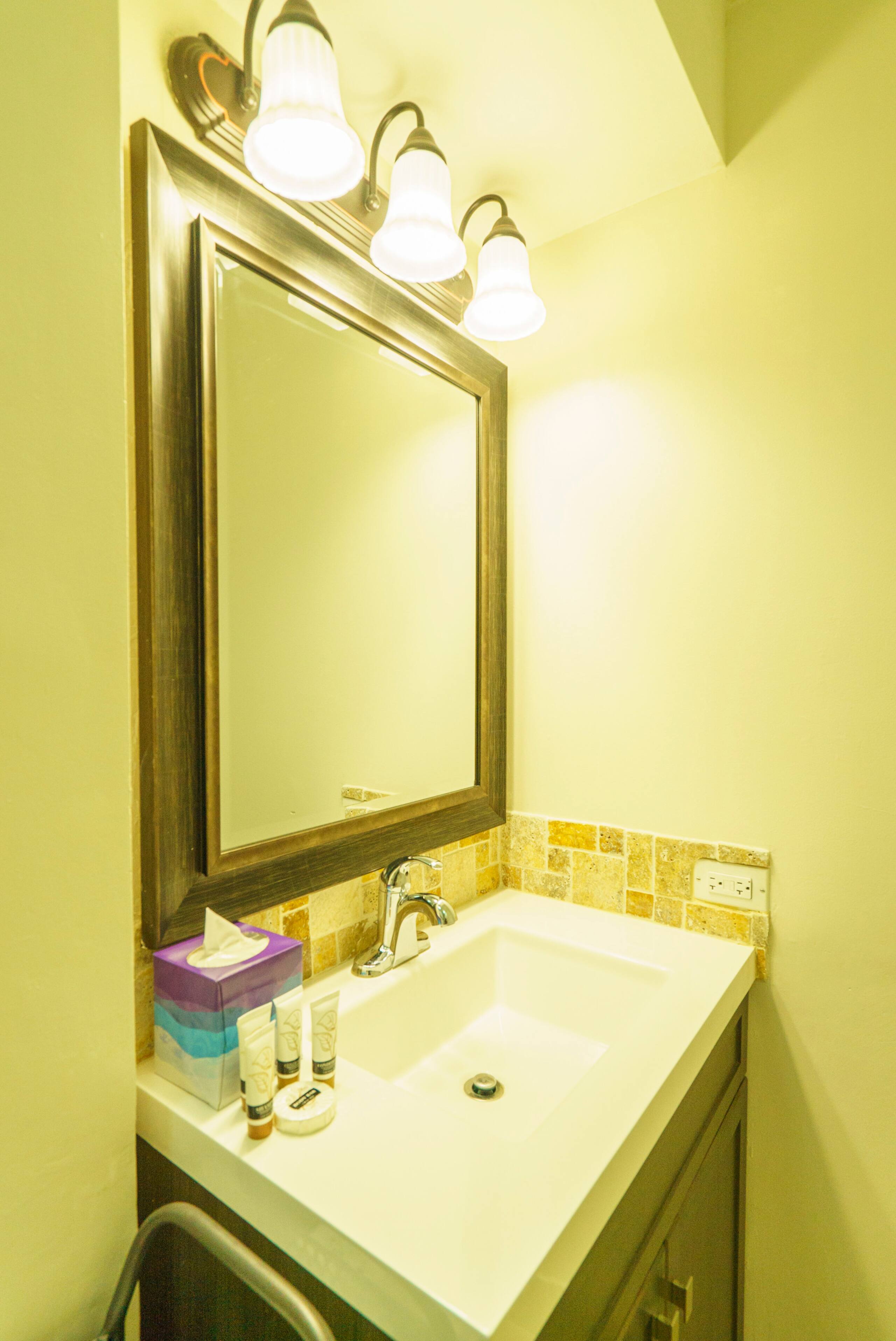 Condo in Honolulu · ★4.37 · 1 bedroom · 2 beds · 1 bath - Image 42