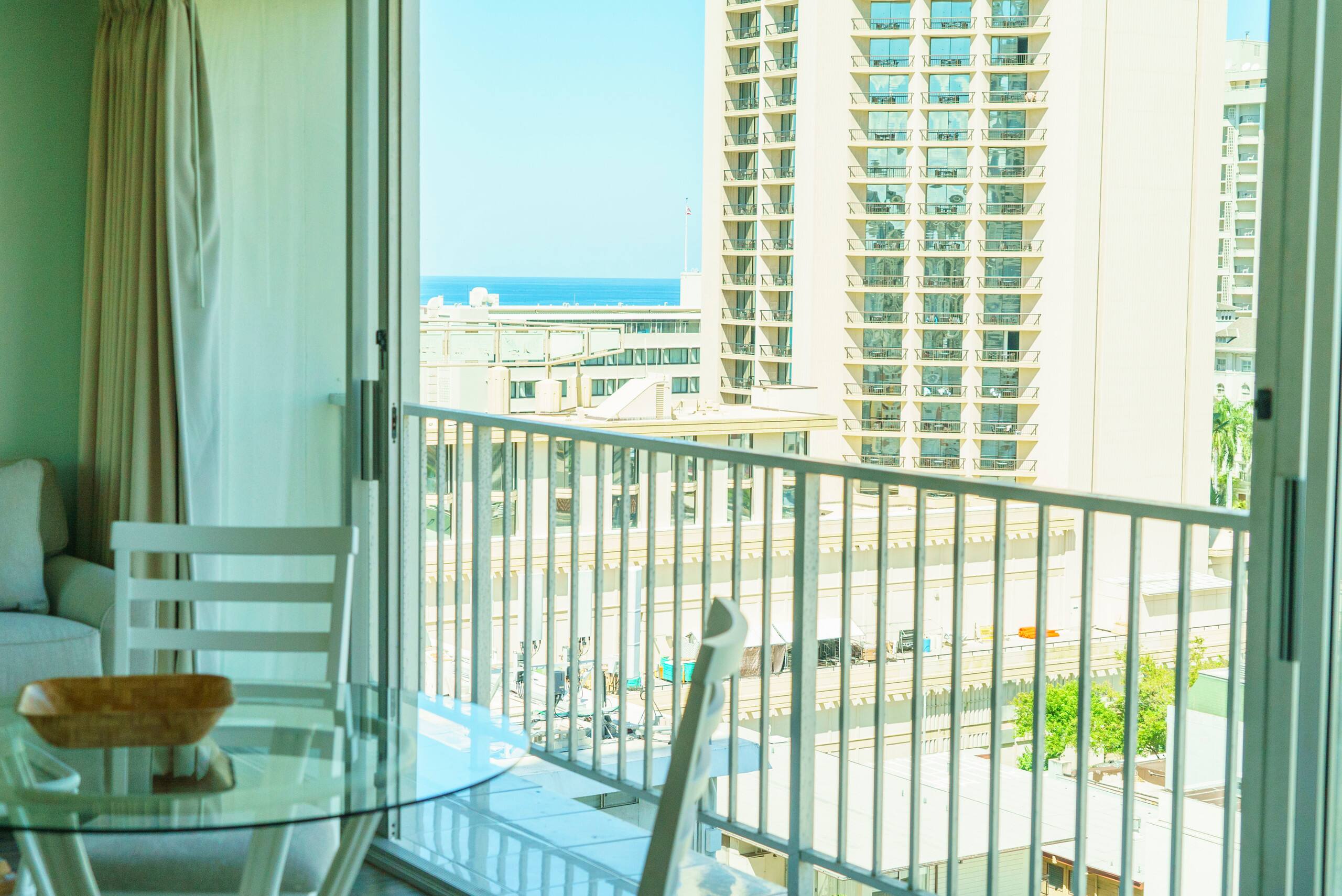 Condo in Honolulu · ★4.37 · 1 bedroom · 2 beds · 1 bath - Image 33