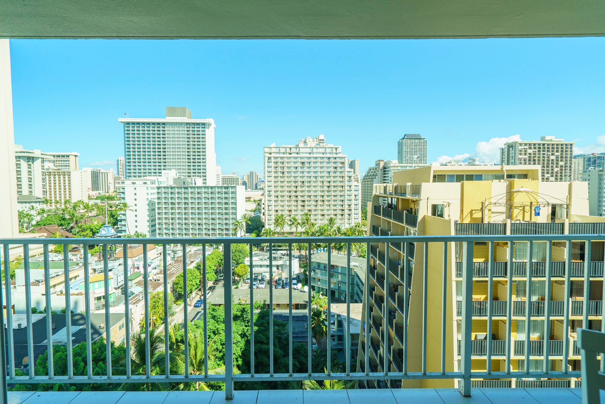 Condo in Honolulu · ★4.37 · 1 bedroom · 2 beds · 1 bath - Image 47
