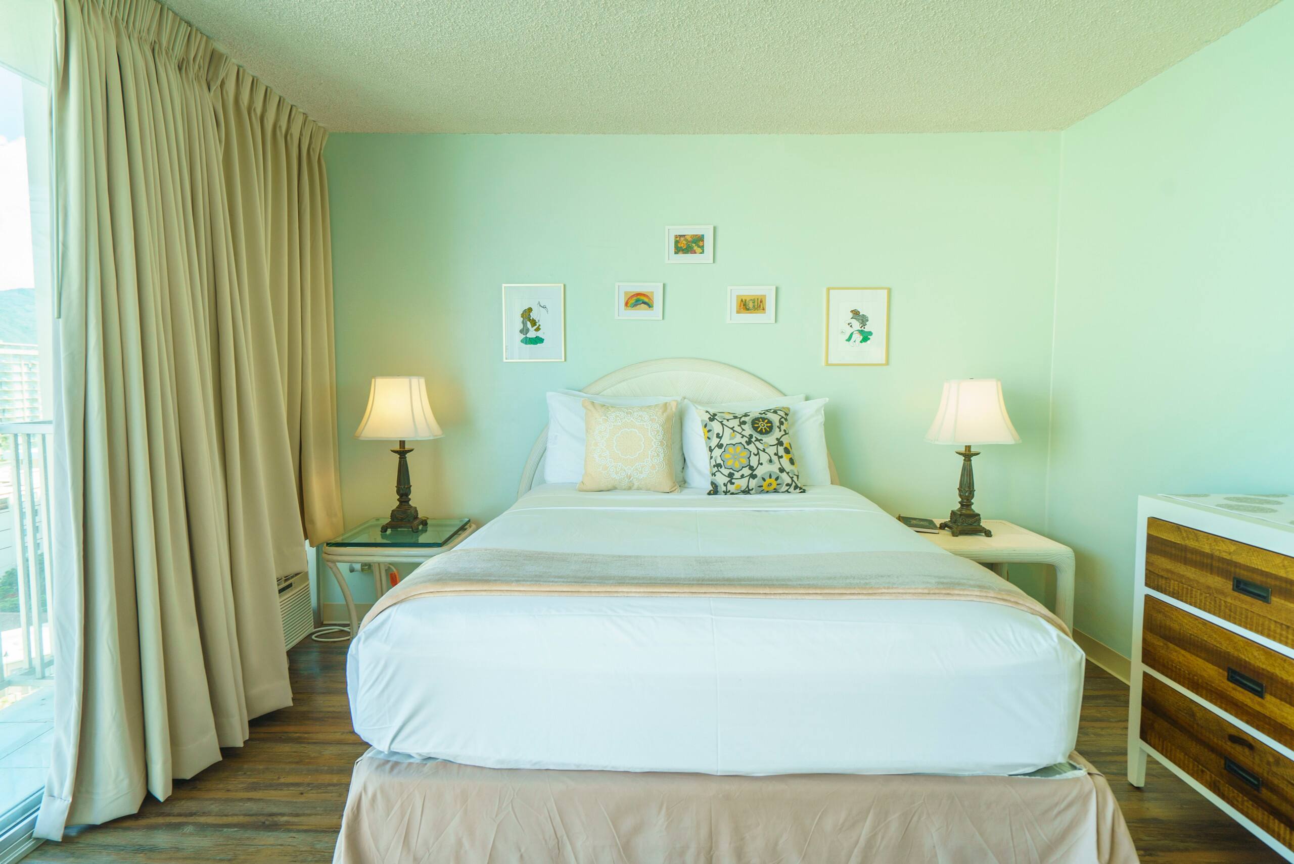 Condo in Honolulu · ★4.37 · 1 bedroom · 2 beds · 1 bath - Image 29
