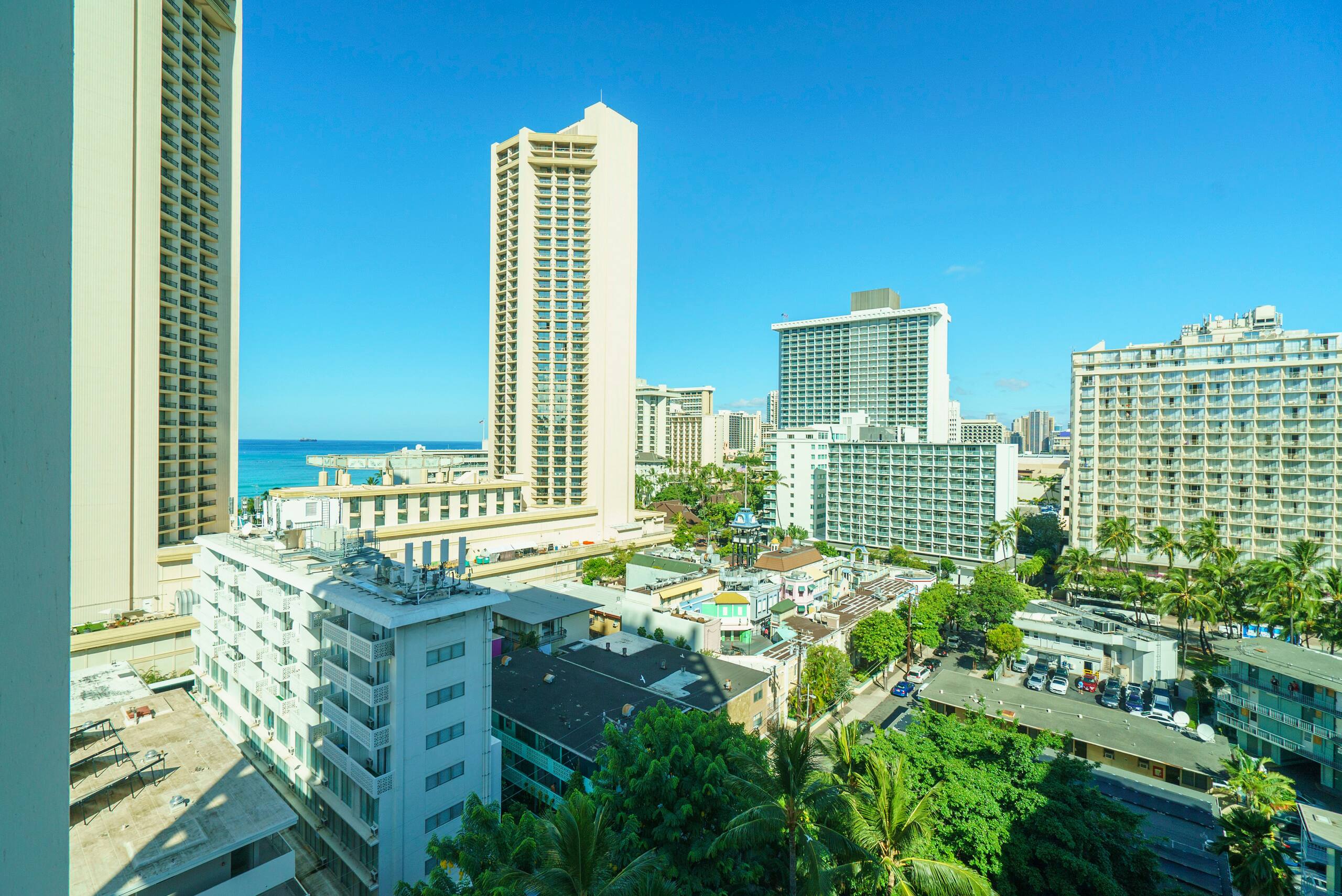 Condo in Honolulu · ★4.37 · 1 bedroom · 2 beds · 1 bath - Image 20