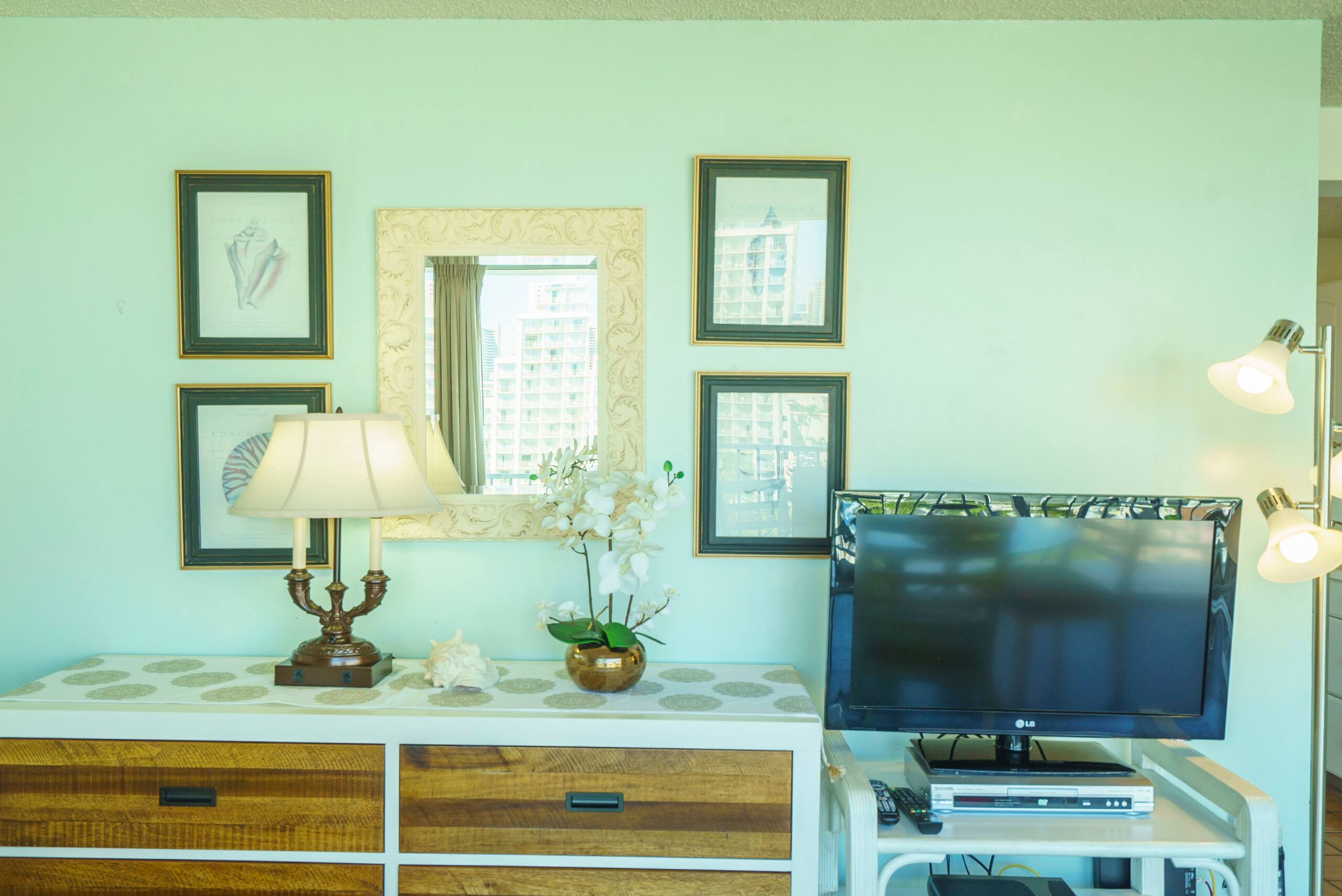 Condo in Honolulu · ★4.37 · 1 bedroom · 2 beds · 1 bath - Image 49