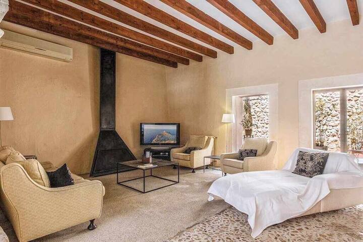 Beautiful and luxurious country house for 6 people gallery image 4