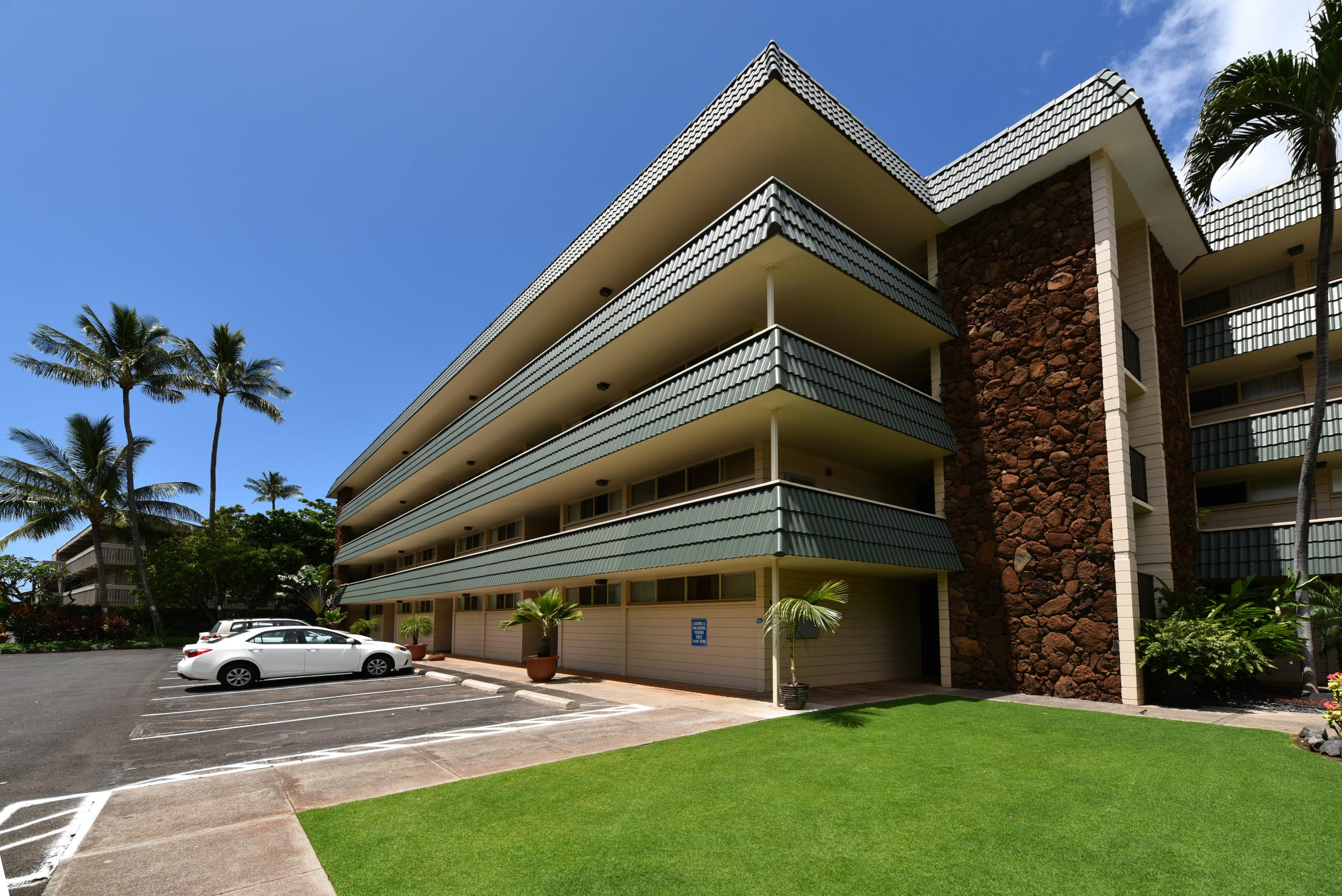 Condo in Lahaina · ★4.78 · 1 bedroom · 1 bed · 1 bath - Image 21