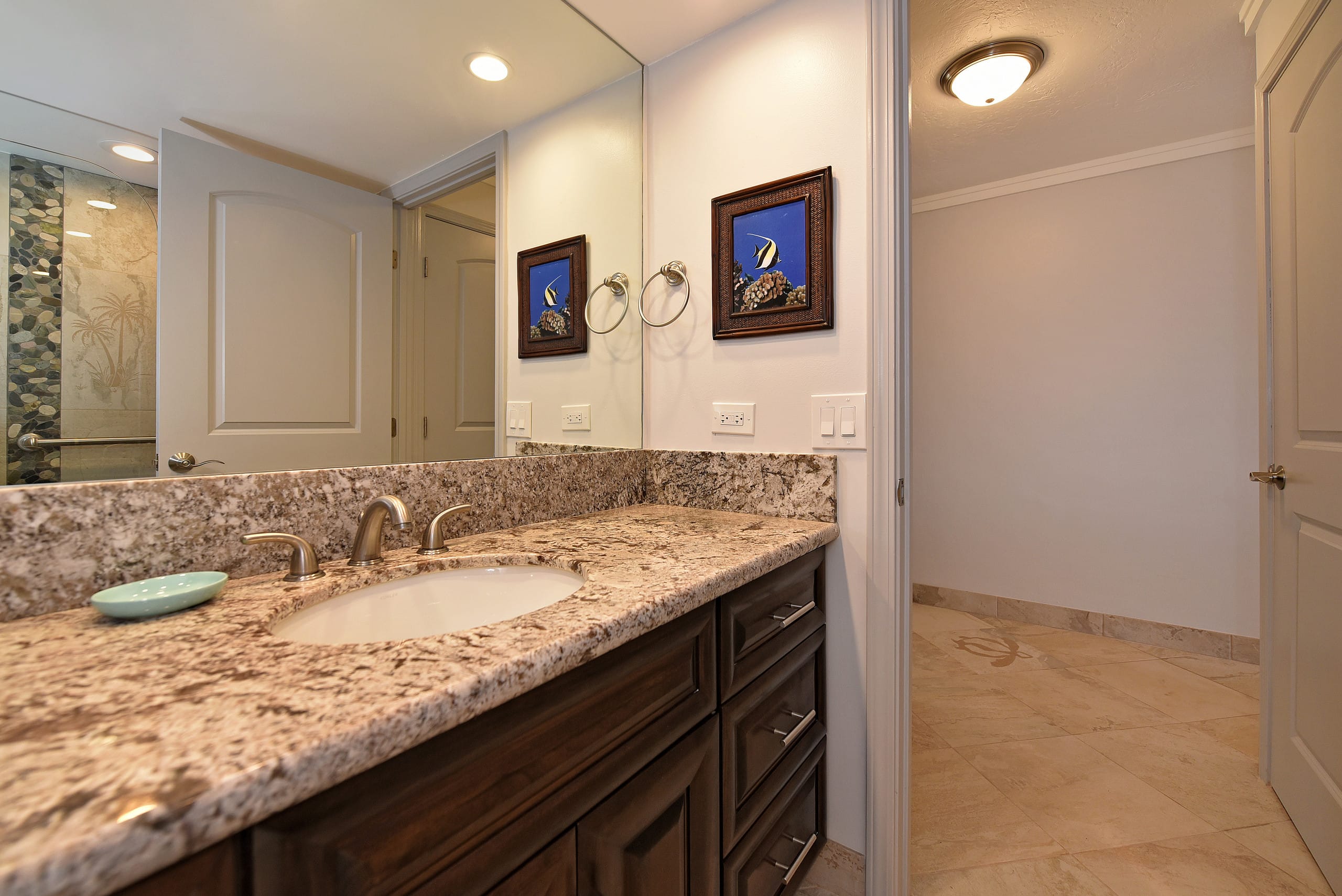 Condo in Lahaina · ★4.78 · 1 bedroom · 1 bed · 1 bath - Image 11