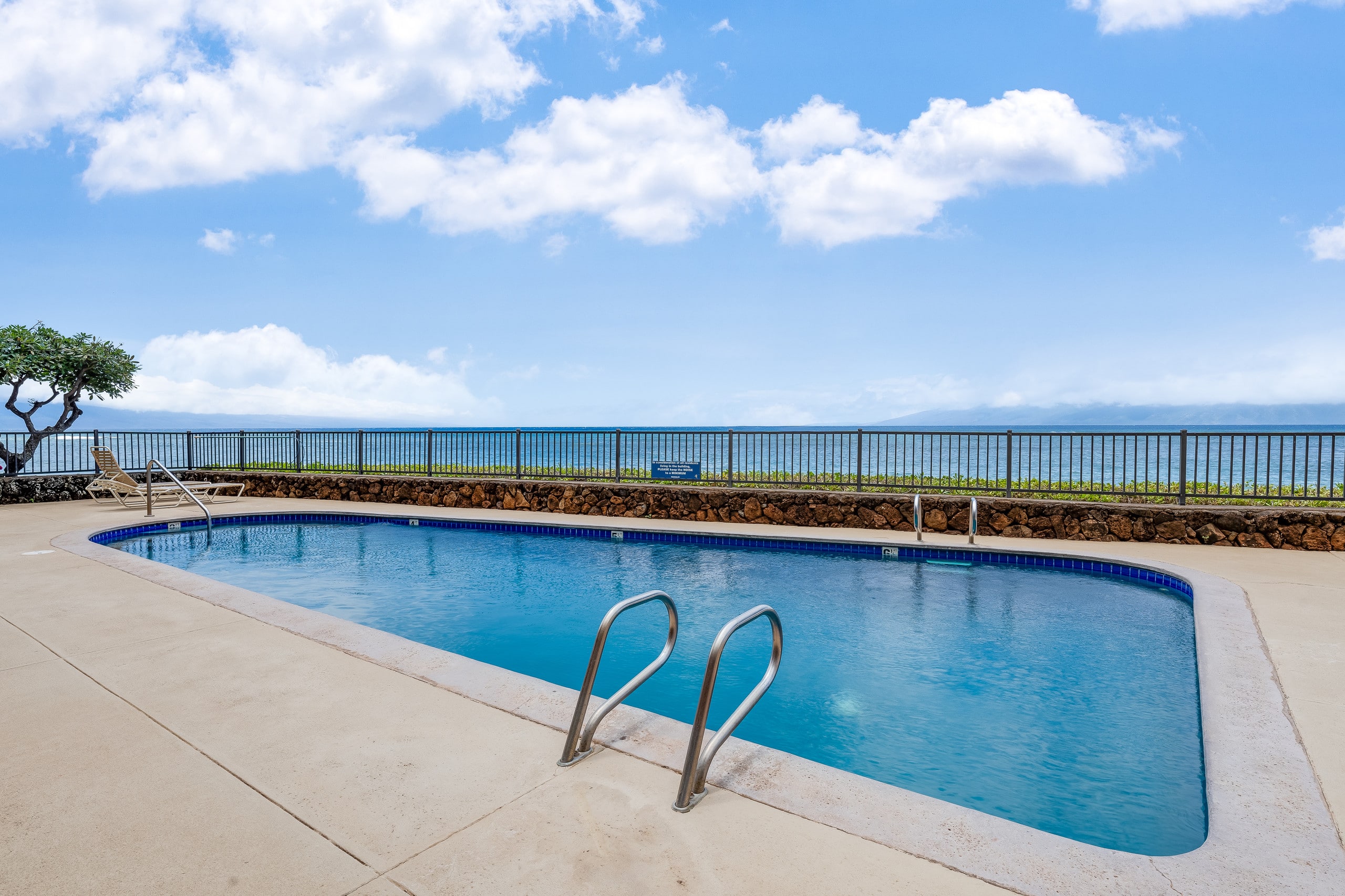Condo in Lahaina · ★4.78 · 1 bedroom · 1 bed · 1 bath - Image 23